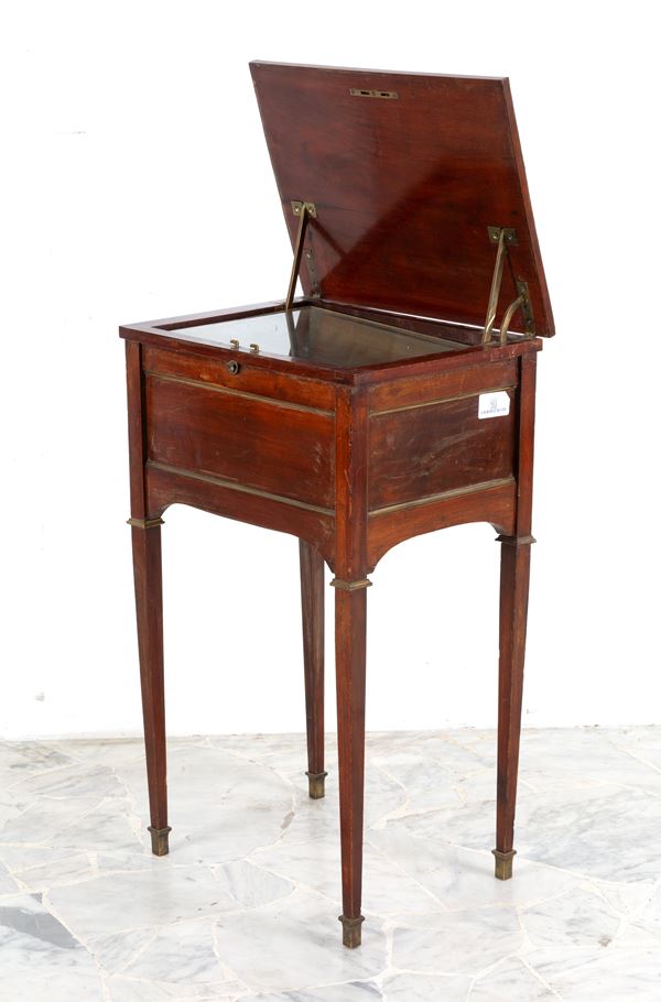 Cabinet with opening top