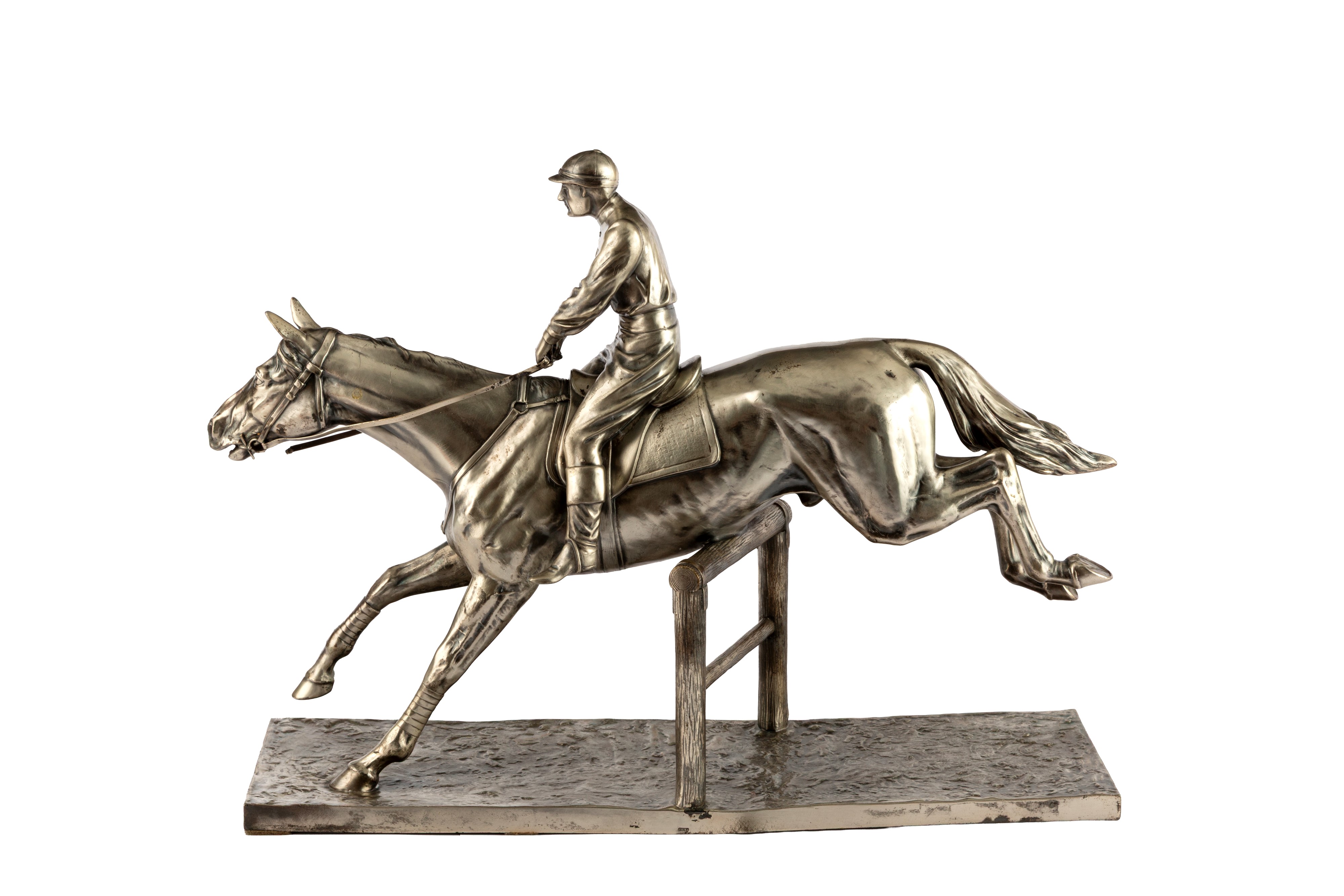 Diller Fritz - Fantino che salta un ostacolo (scultura in metallo argentato), 1911