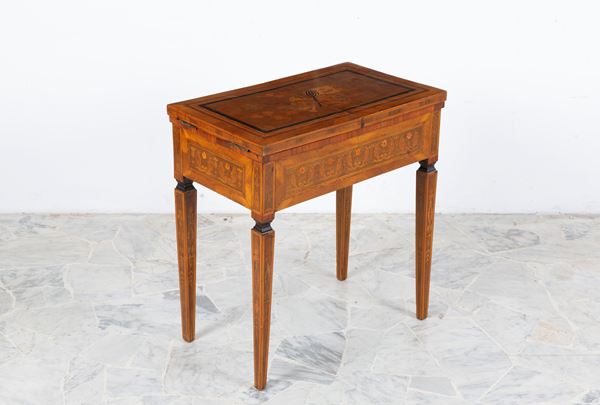 Coffee table with opening top
