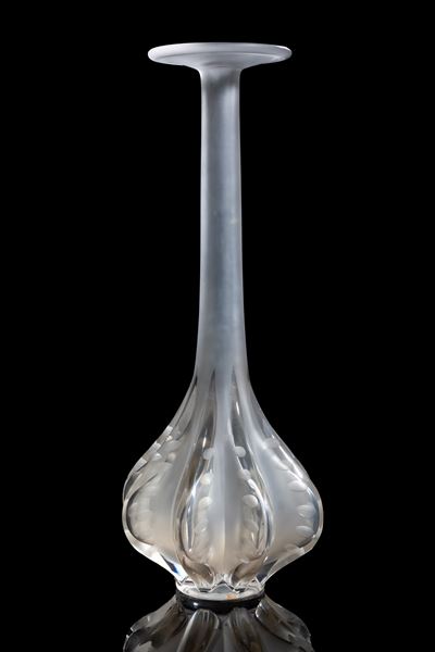 Lalique, Vaso “Marie-Claude” in cristallo sabbiato