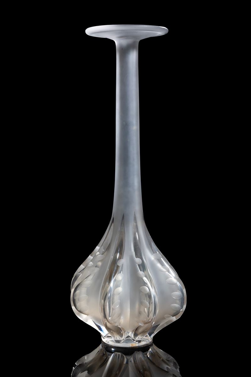 Lalique, Vaso “Marie-Claude” in cristallo sabbiato