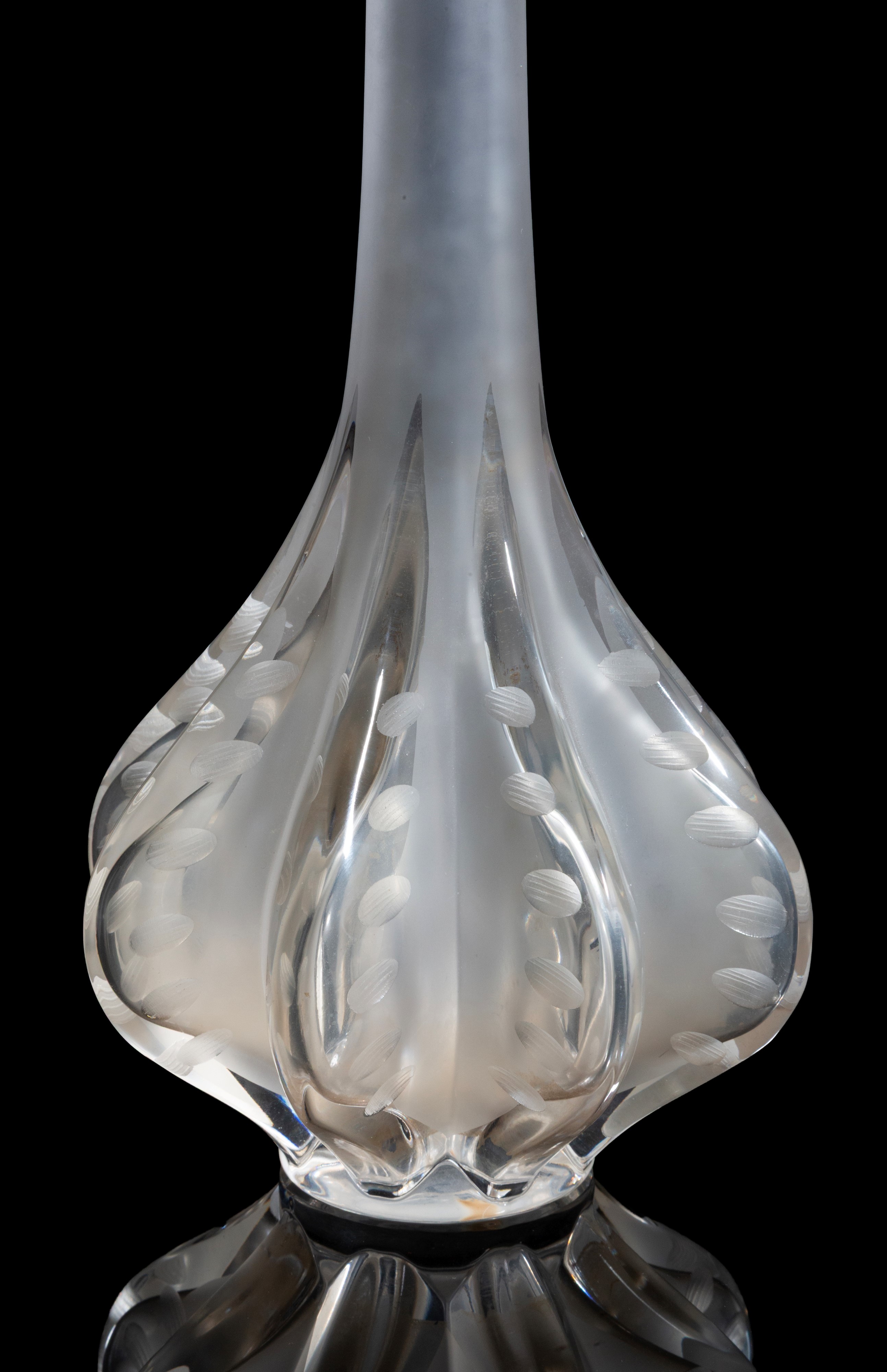 Lalique, Vaso “Marie-Claude” in cristallo sabbiato