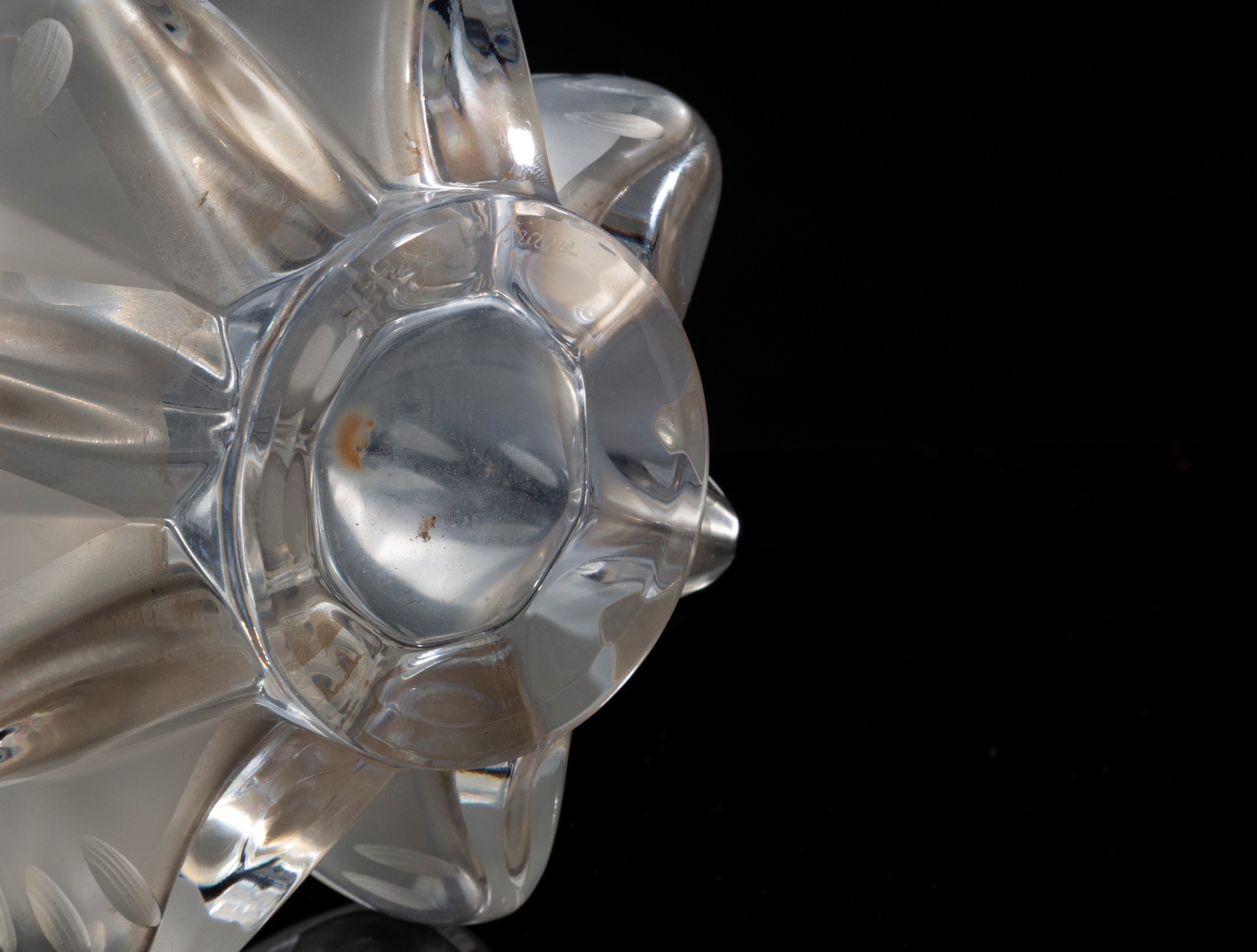Lalique, Vaso “Marie-Claude” in cristallo sabbiato