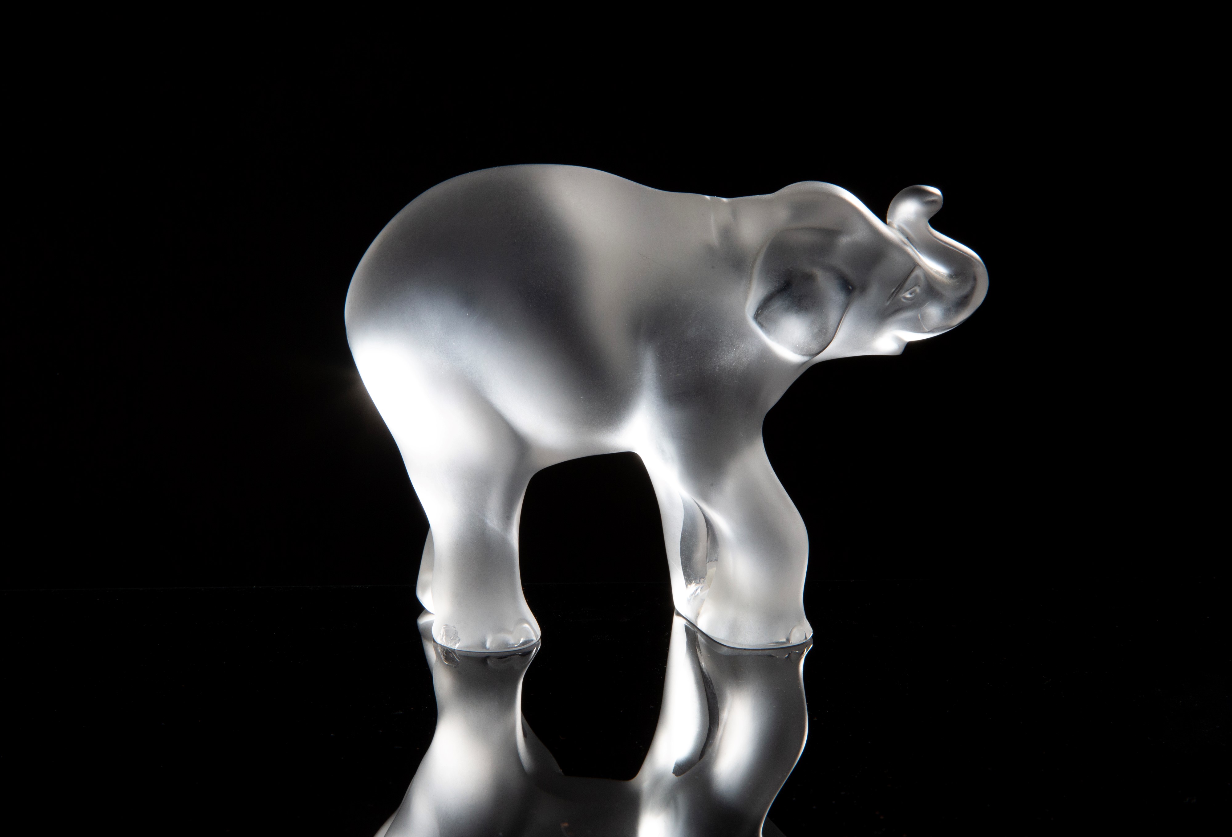Lalique, Elefantino Timora in cristallo sabbiato