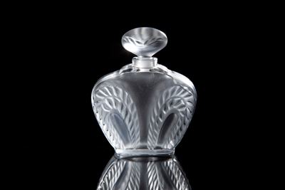 LALIQUE, Portaprofumo “Singapore” in cristallo satinato