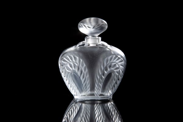 Singapore Perfume Holder. LALIQUE
