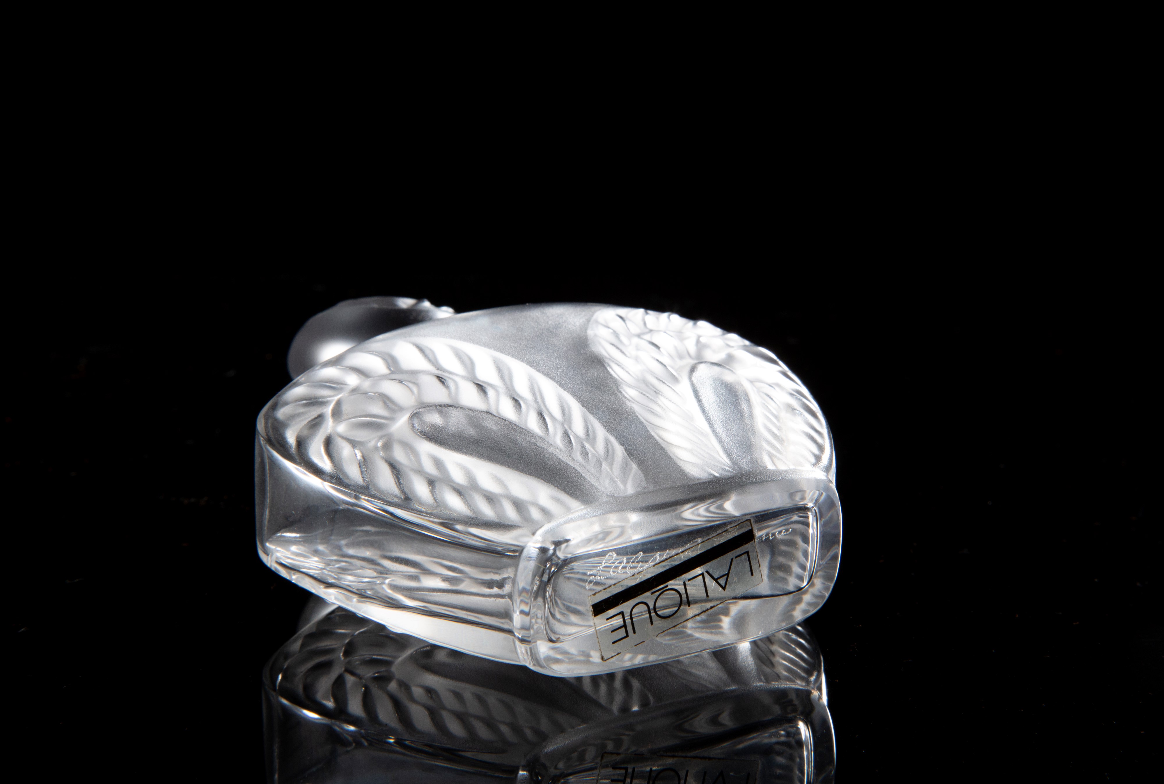 LALIQUE, Portaprofumo “Singapore” in cristallo satinato