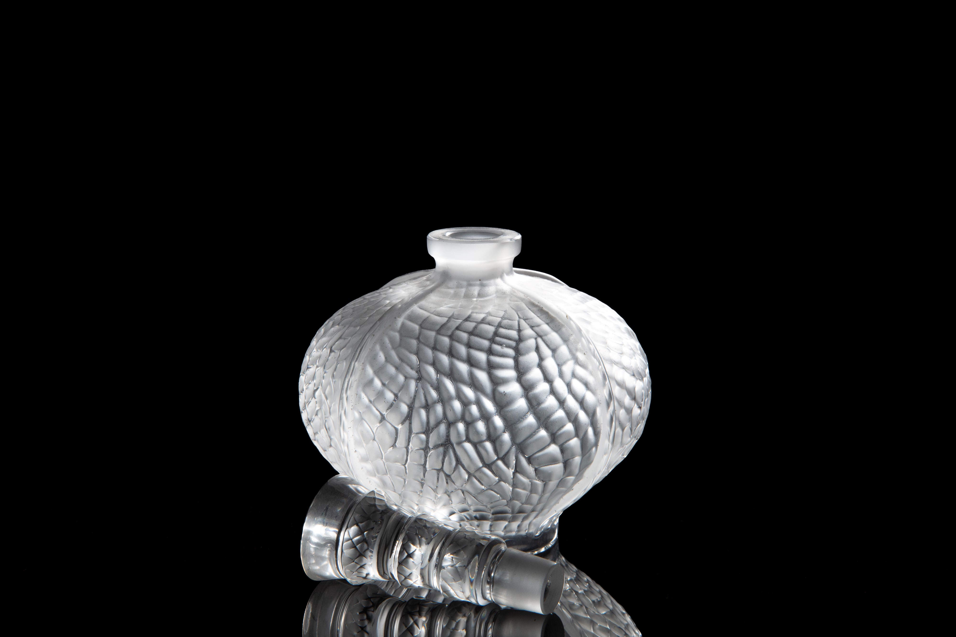 Lalique, Portaprofumo Eliselles in cristallo