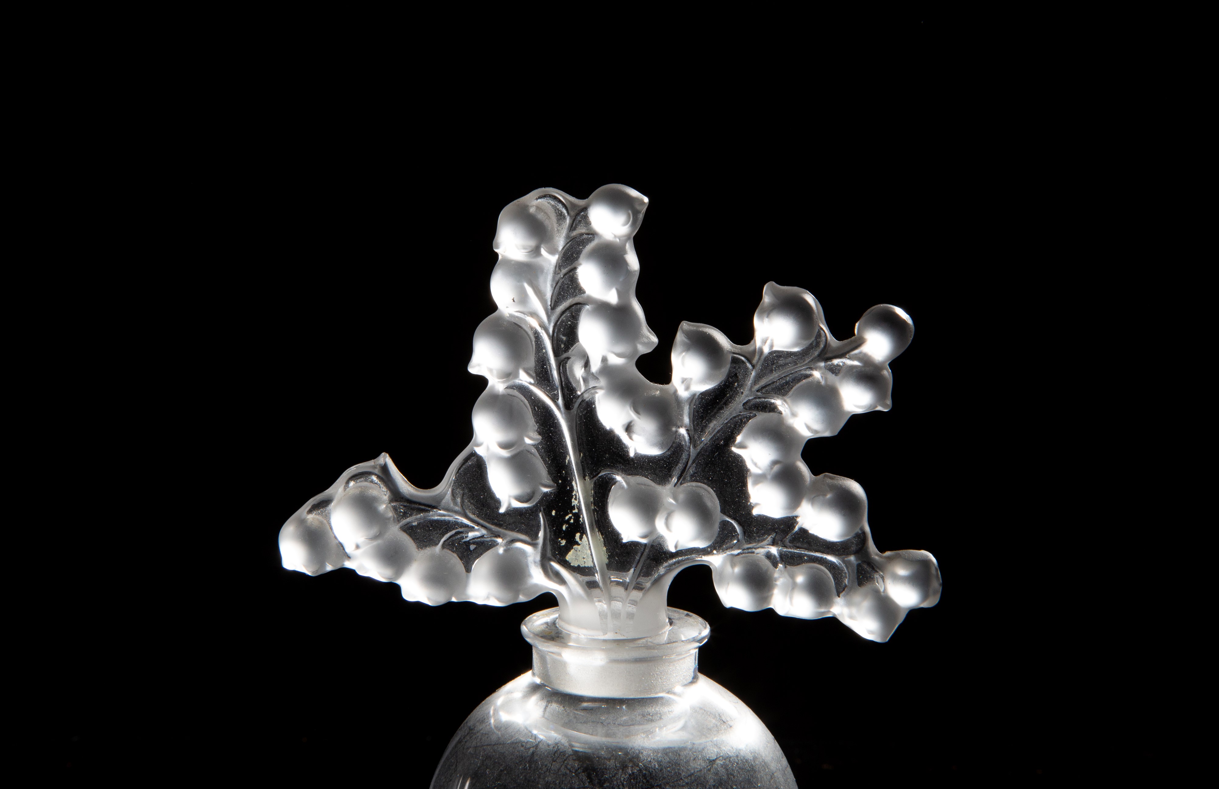 René Jules Lalique - Portaprofumo Clairefontaine in cristallo con motivo a mughetto