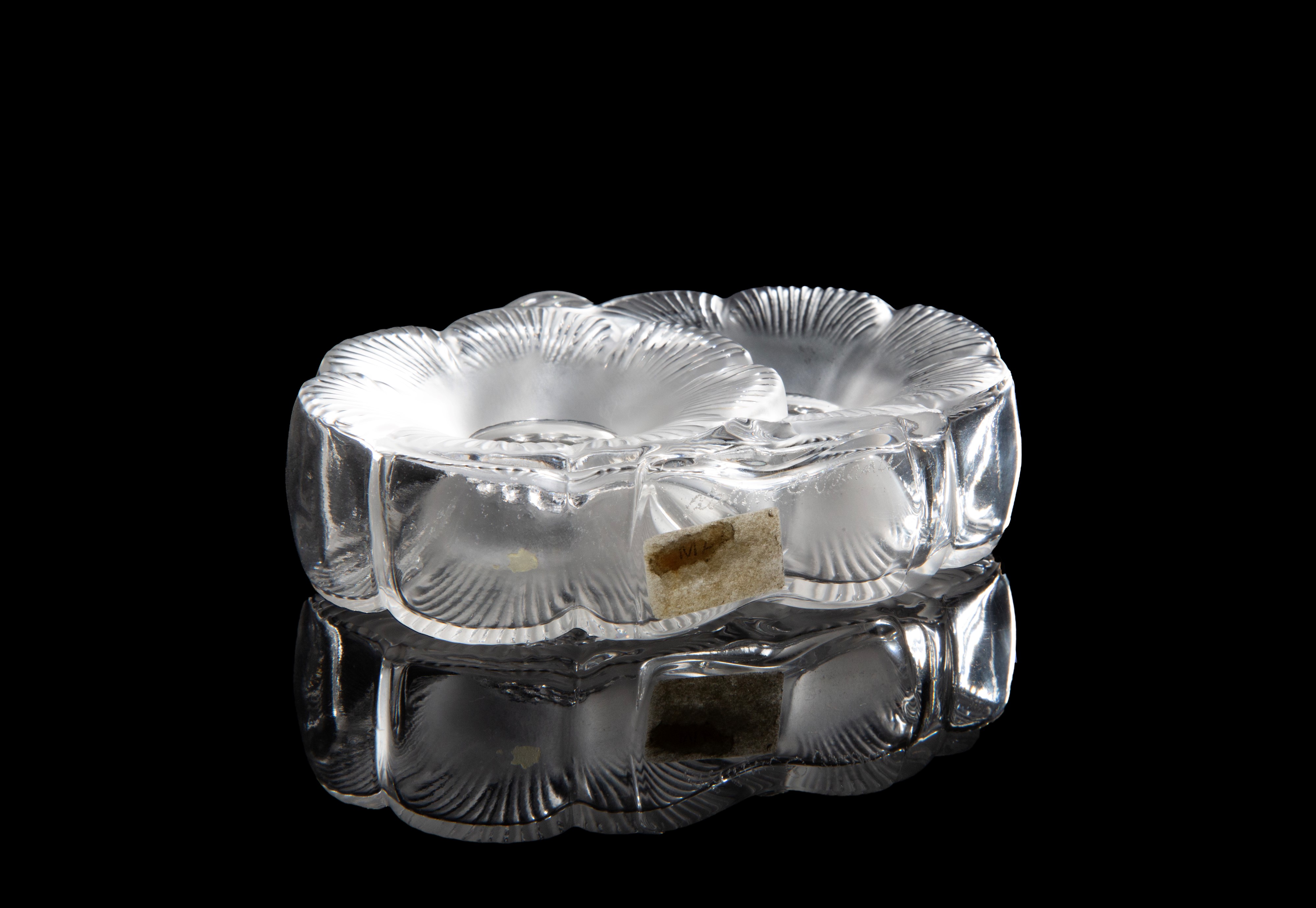 Lalique, Portaprofumo “Deux Fleurs” in cristallo con decoro a margherite
