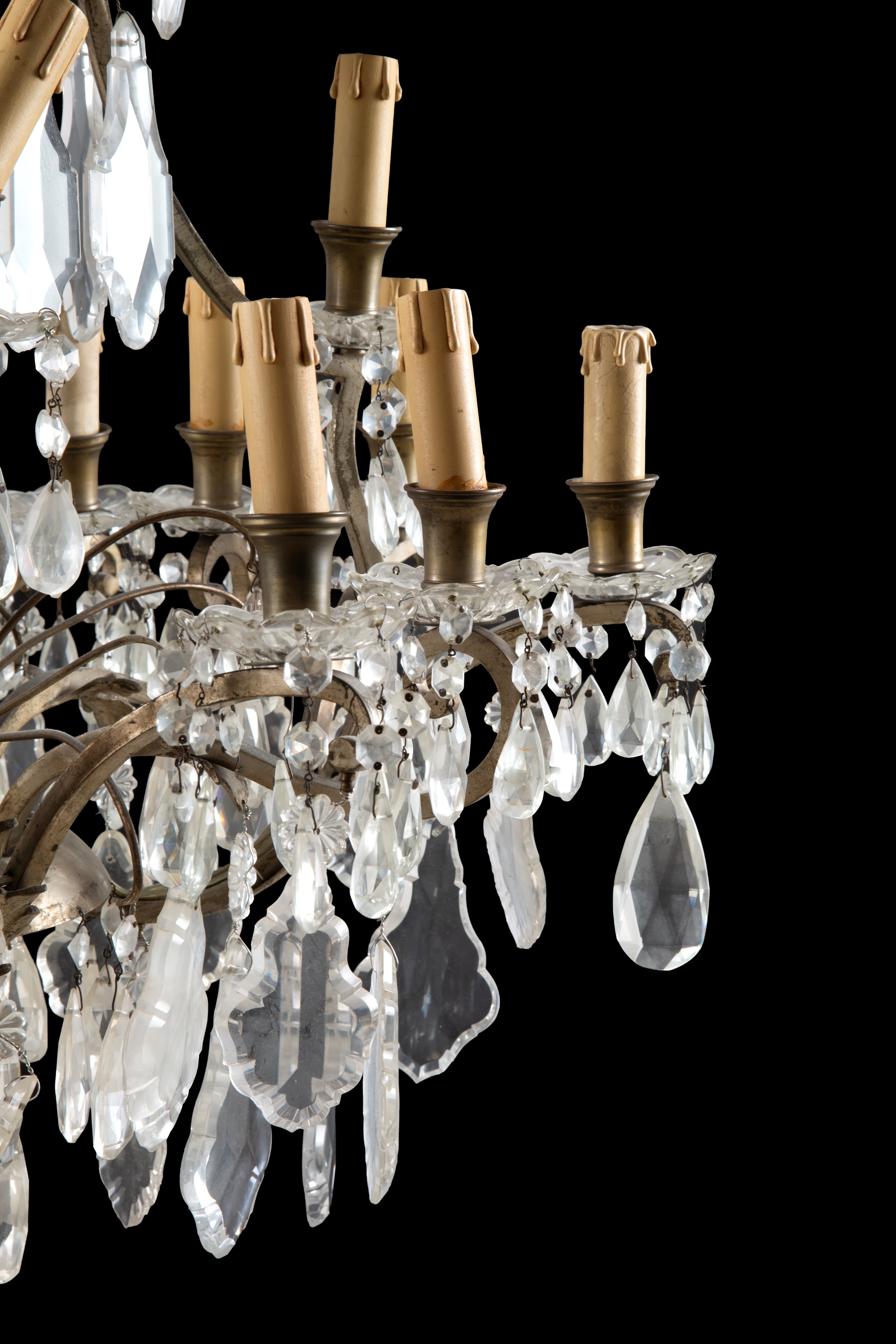 Lampadario, bronzo e vetro molato, 17 luci (XX secolo)
