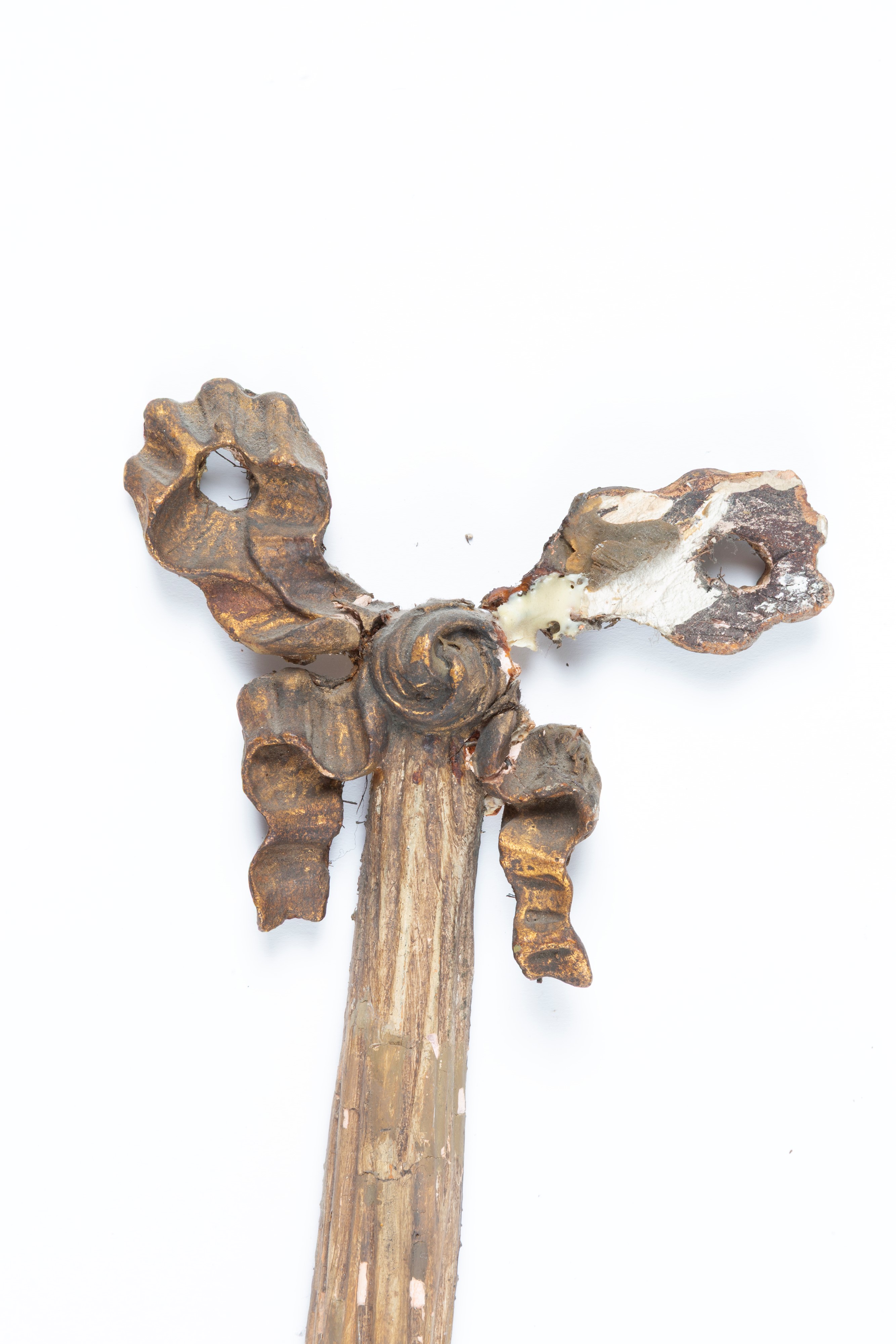 Applique in legno e metallo dorato, Tre esemplari (XIX secolo)
