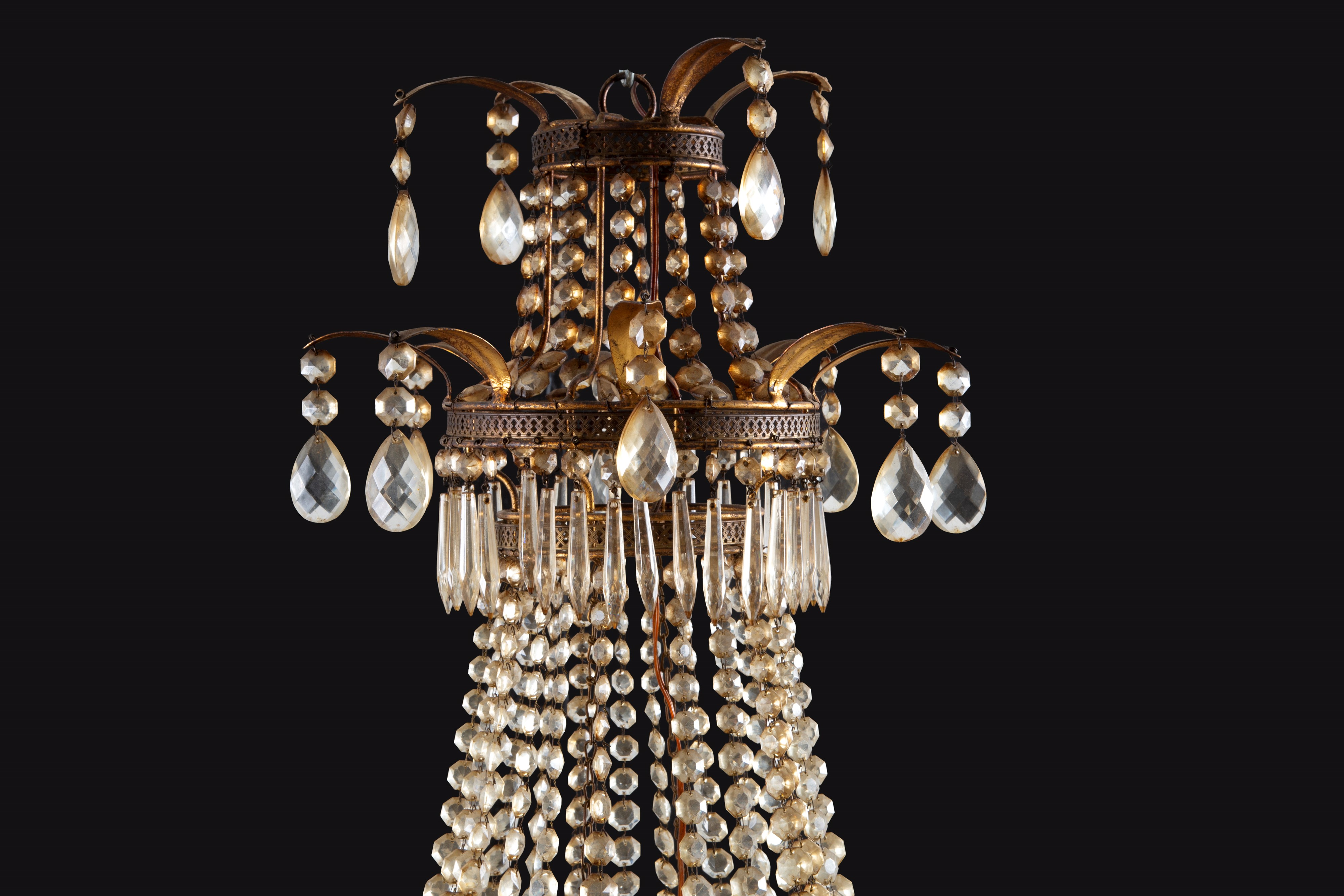 Lampadario a otto luci in ottone e vetro, fine XIX secolo