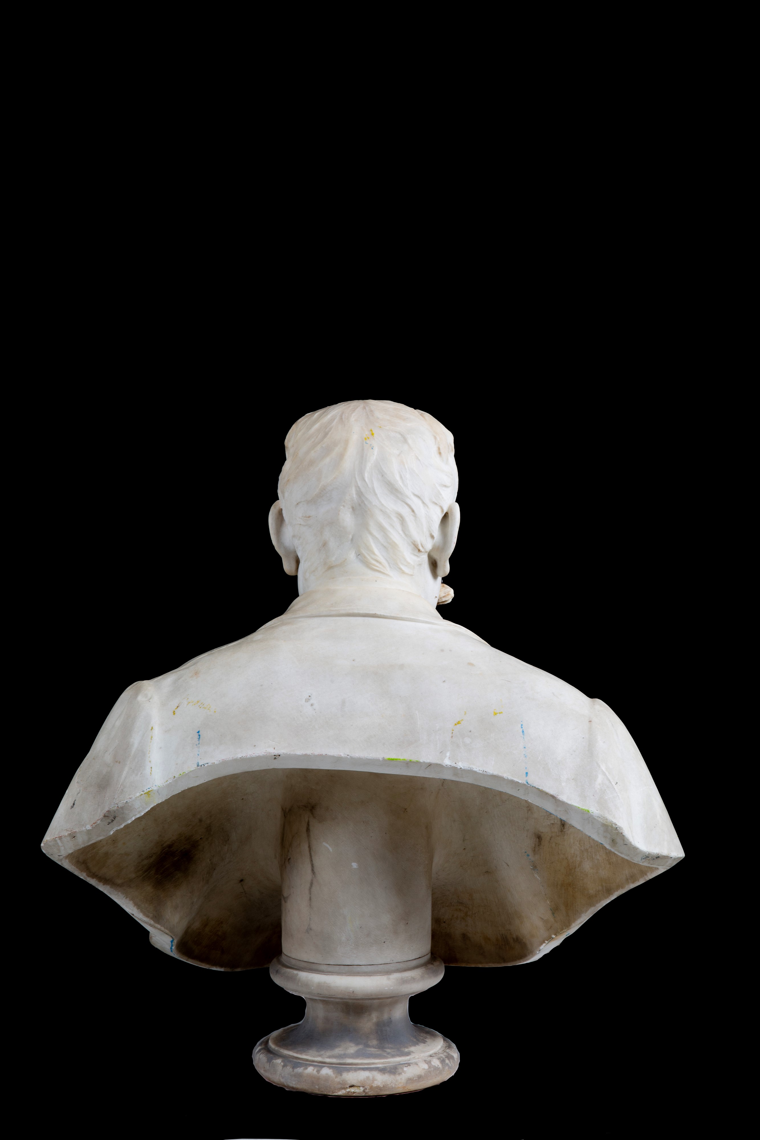 Scultura, Nobiluomo, in marmo bianco di Carrara (fine  XIX - inizi XX secolo)