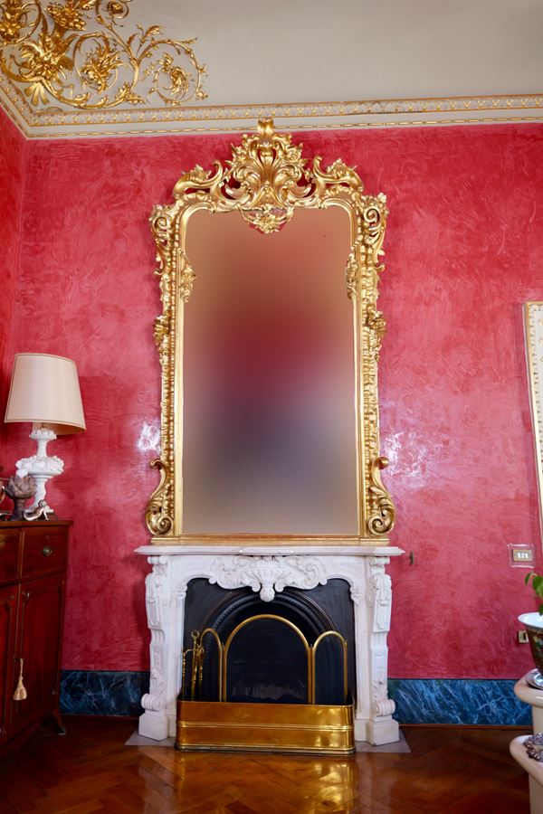 Large freestanding mirror