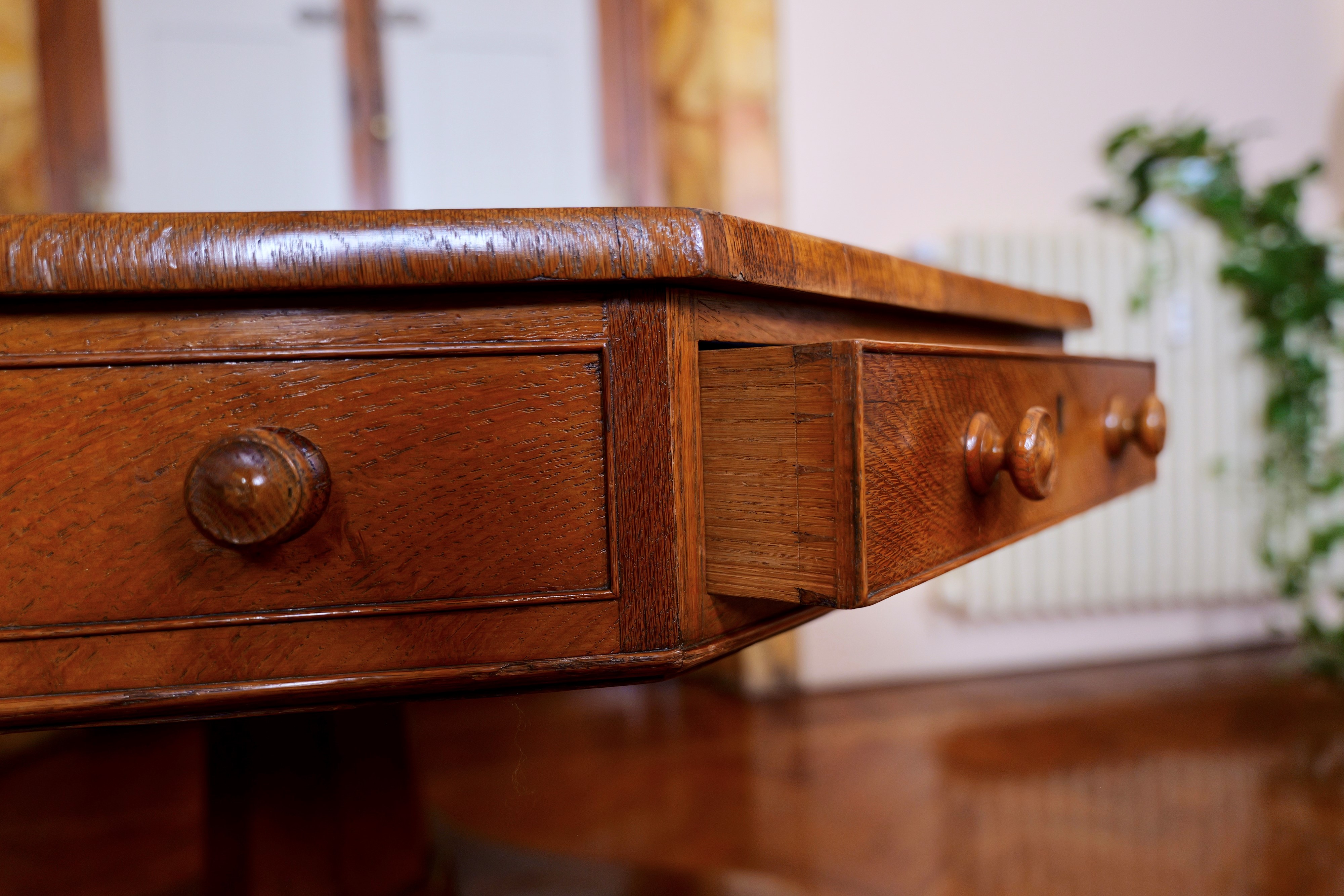XIX secolo, Tavolo da lettura ottagonale con piano estraibile