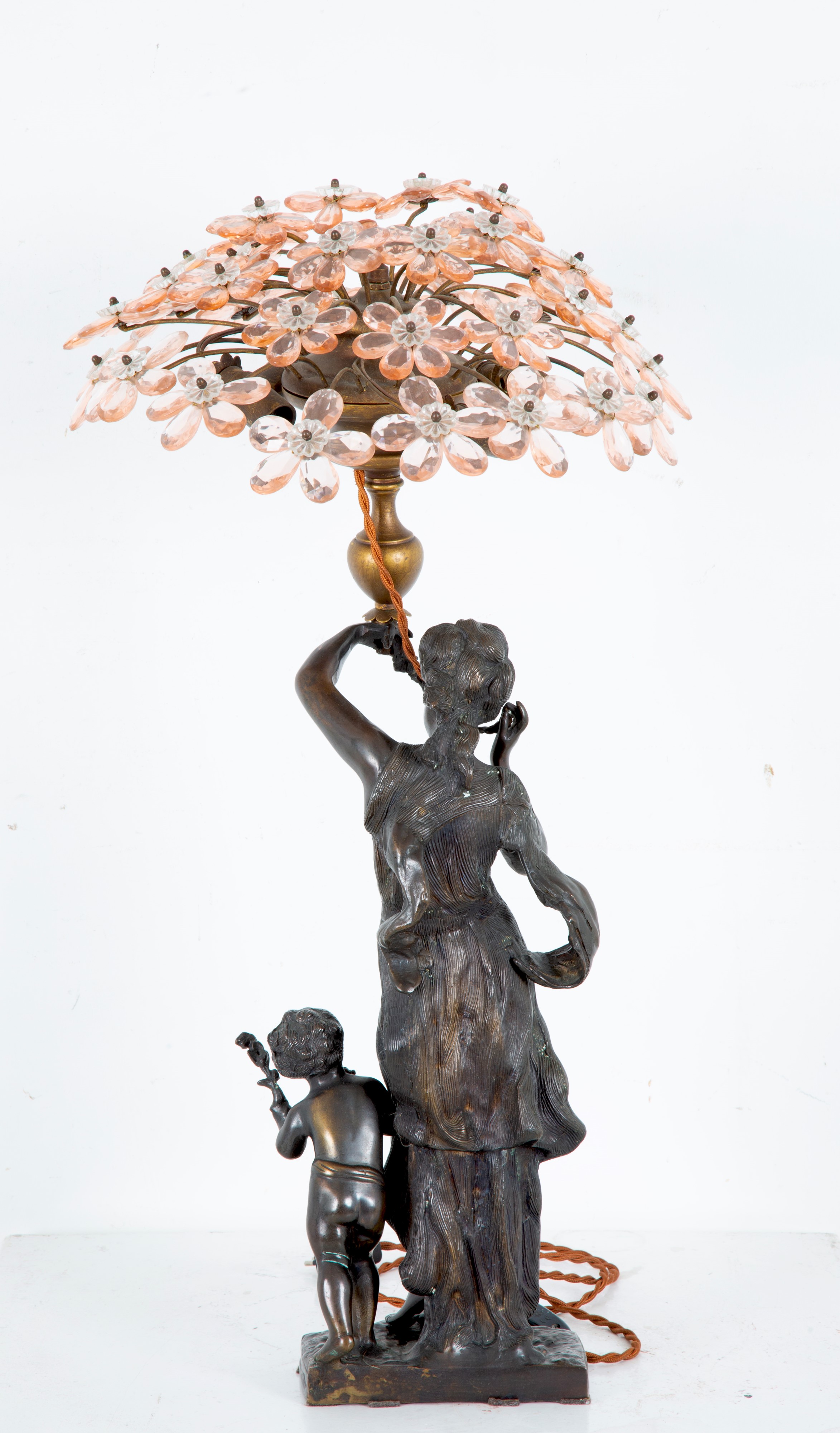Marzio Cecchi, Lampada da tavolo in bronzo a guisa di donna con bambino