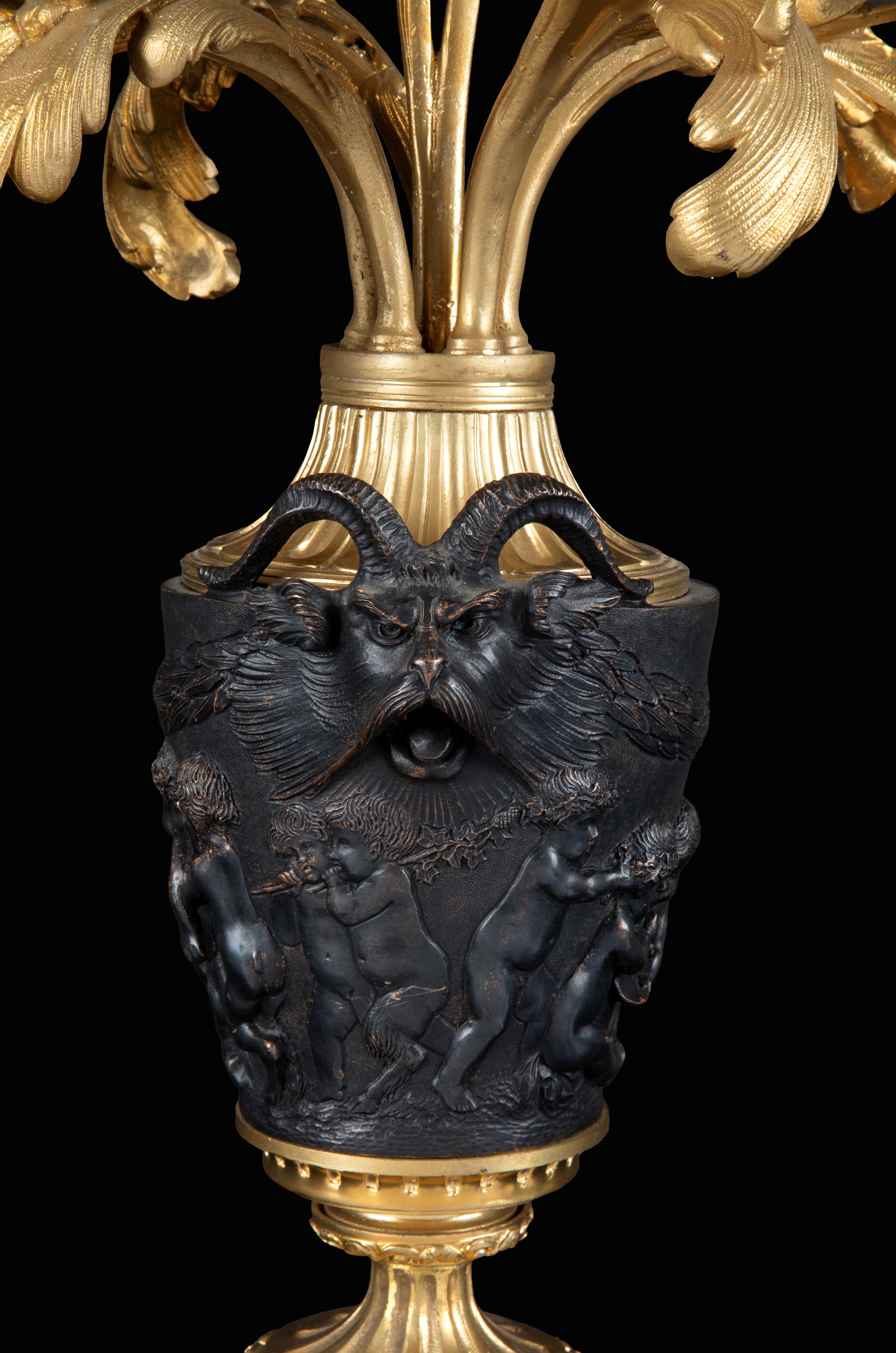 Candelabro a sei fiamme, bronzo dorato e brunito con base in marmo, fine XIX secolo
