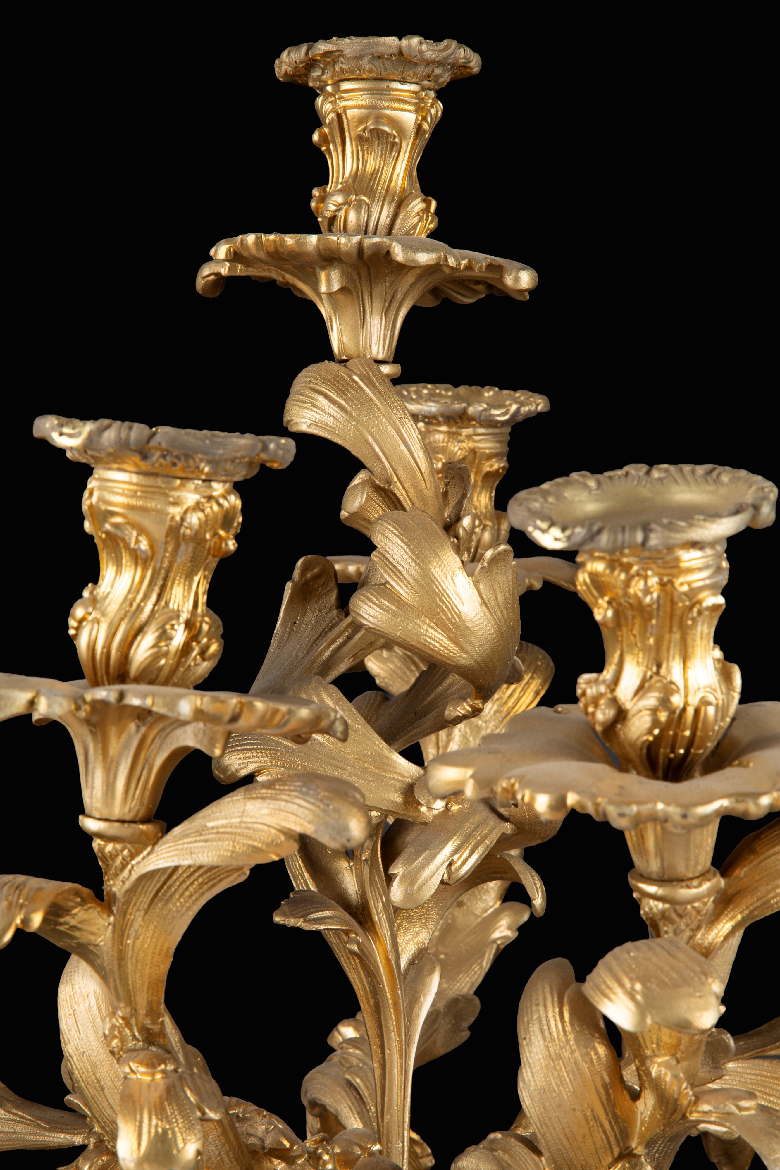 Candelabro a sei fiamme, bronzo dorato e brunito con base in marmo, fine XIX secolo