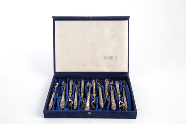Twelve dessert forks in 800 silver