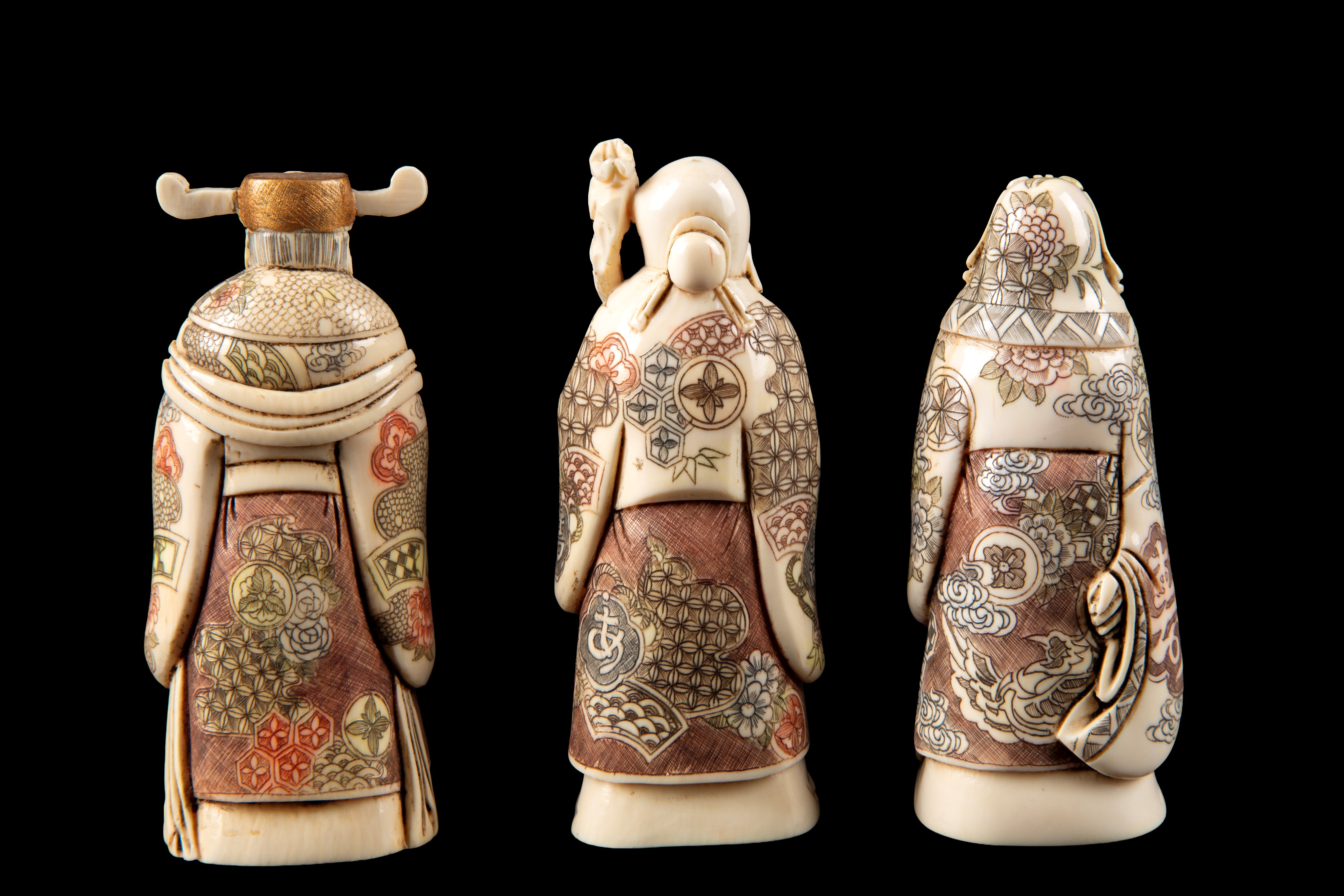 Cina (Dinastia Qing), Divinità della Fortuna “Fu, Lu e Shou”, gruppo di tre sculture in avorio