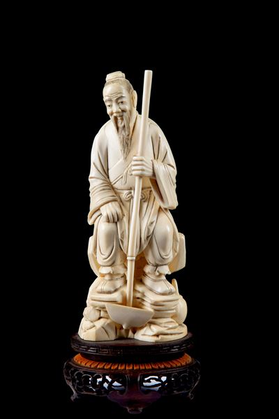 Scultura raffigurante “Saggio”, avorio intagliato, Cina, Dinastia Qing