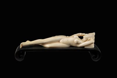 Scultura in avorio, Figura femminile sdraiata, Dinastia Qing (Cina)