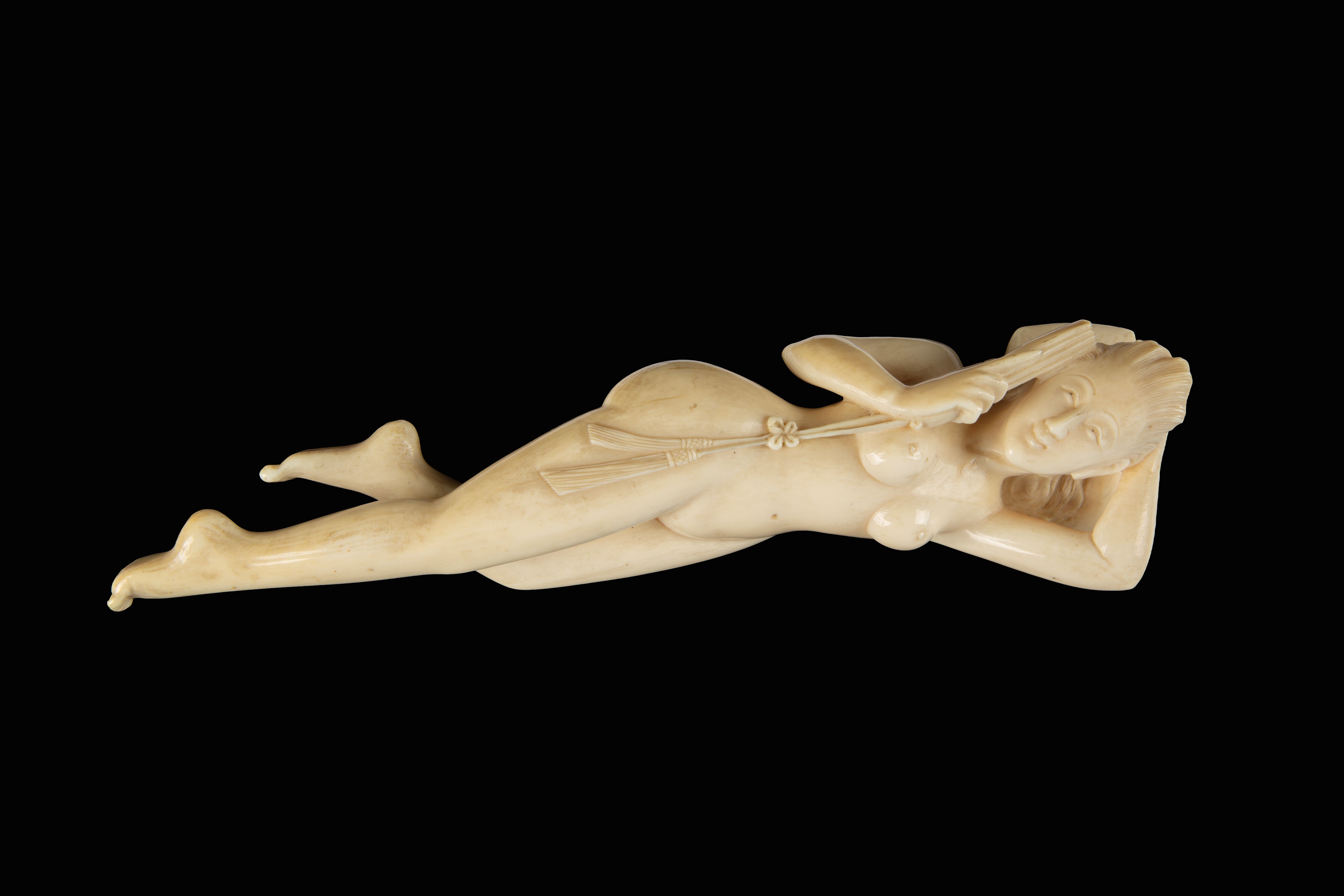 Scultura in avorio, Figura femminile sdraiata, Dinastia Qing (Cina)