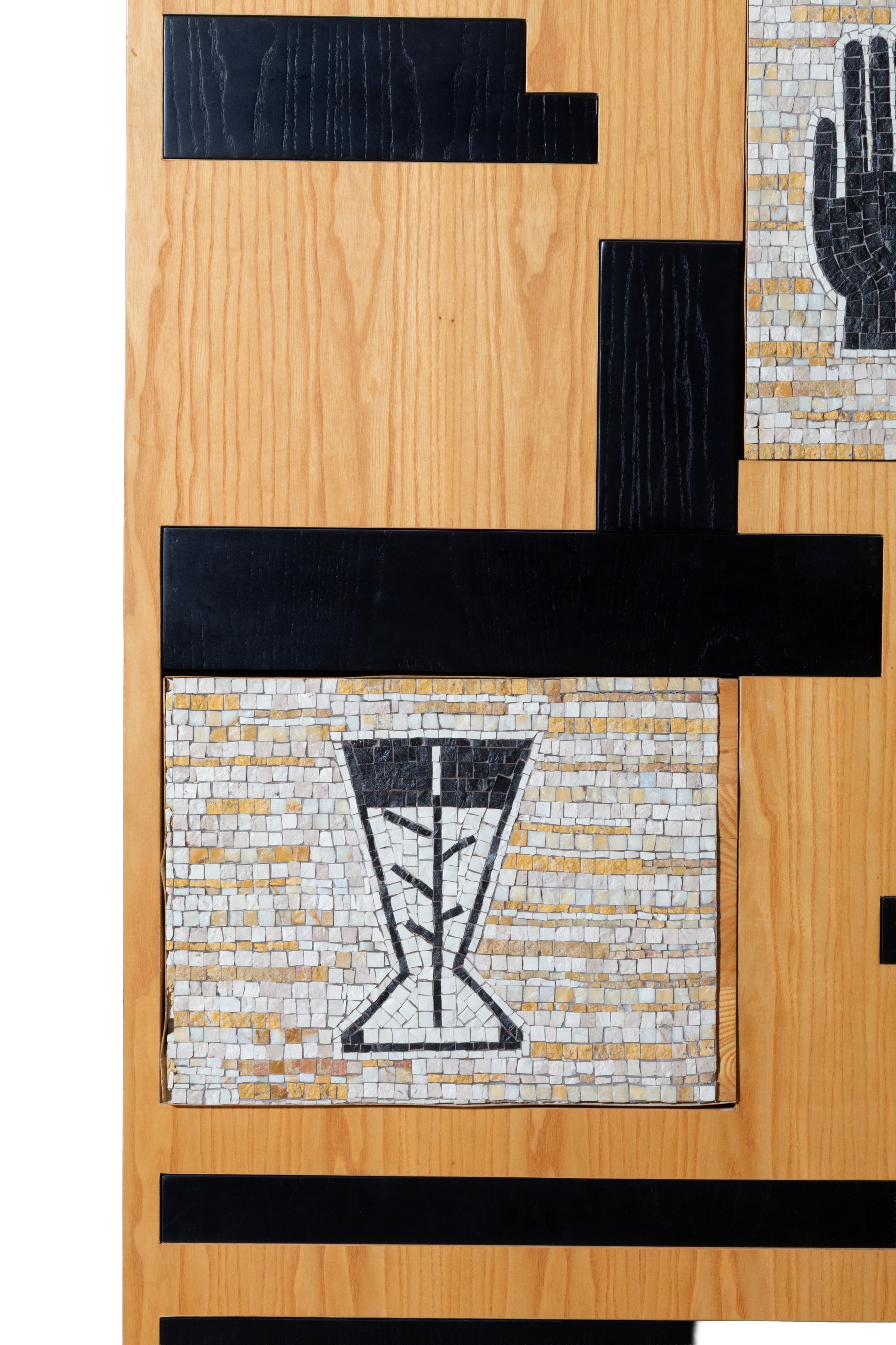 Mimmo Paladino - Scacco al re, mobile scultura in legno e mosaici