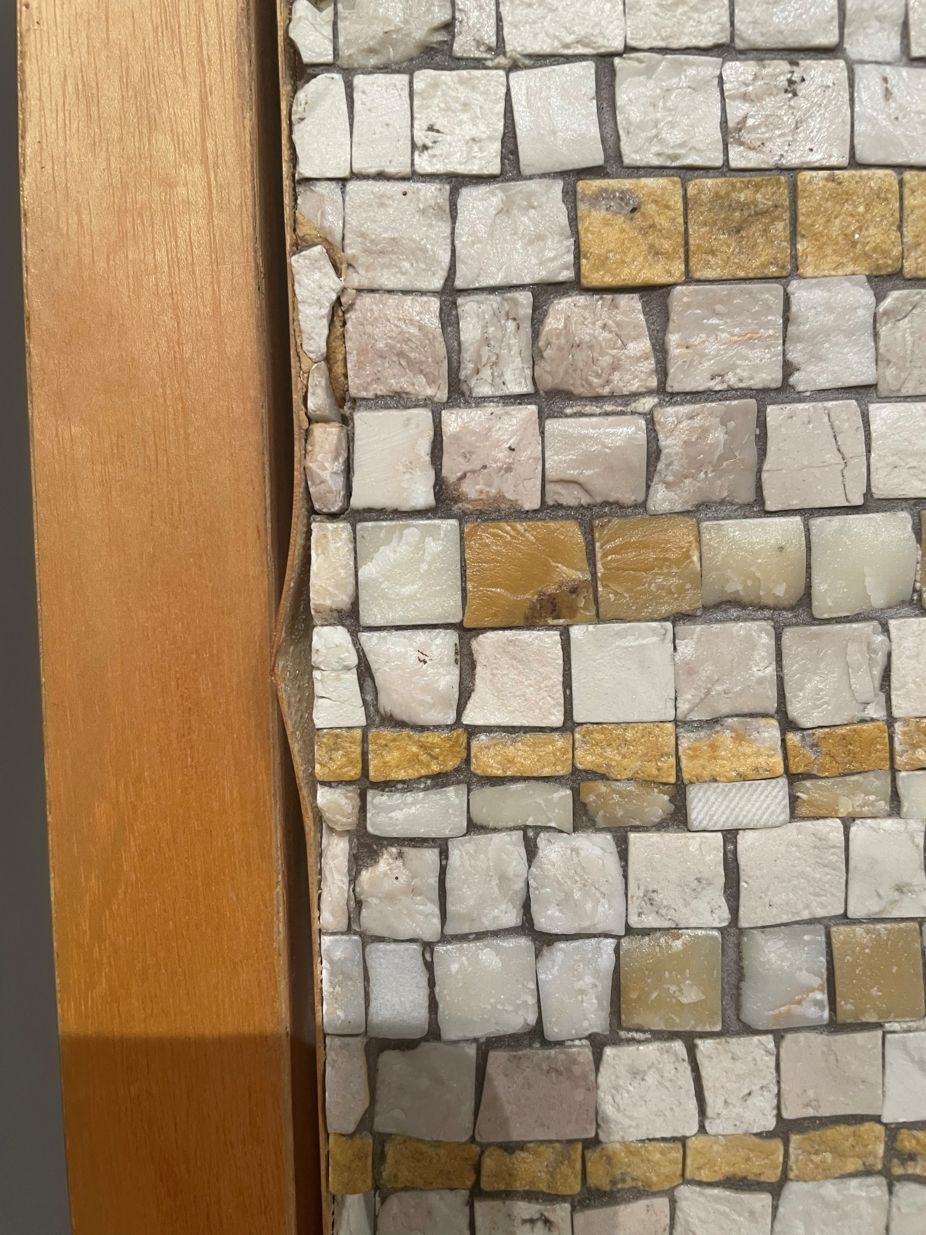 Mimmo Paladino - Scacco al re, mobile scultura in legno e mosaici