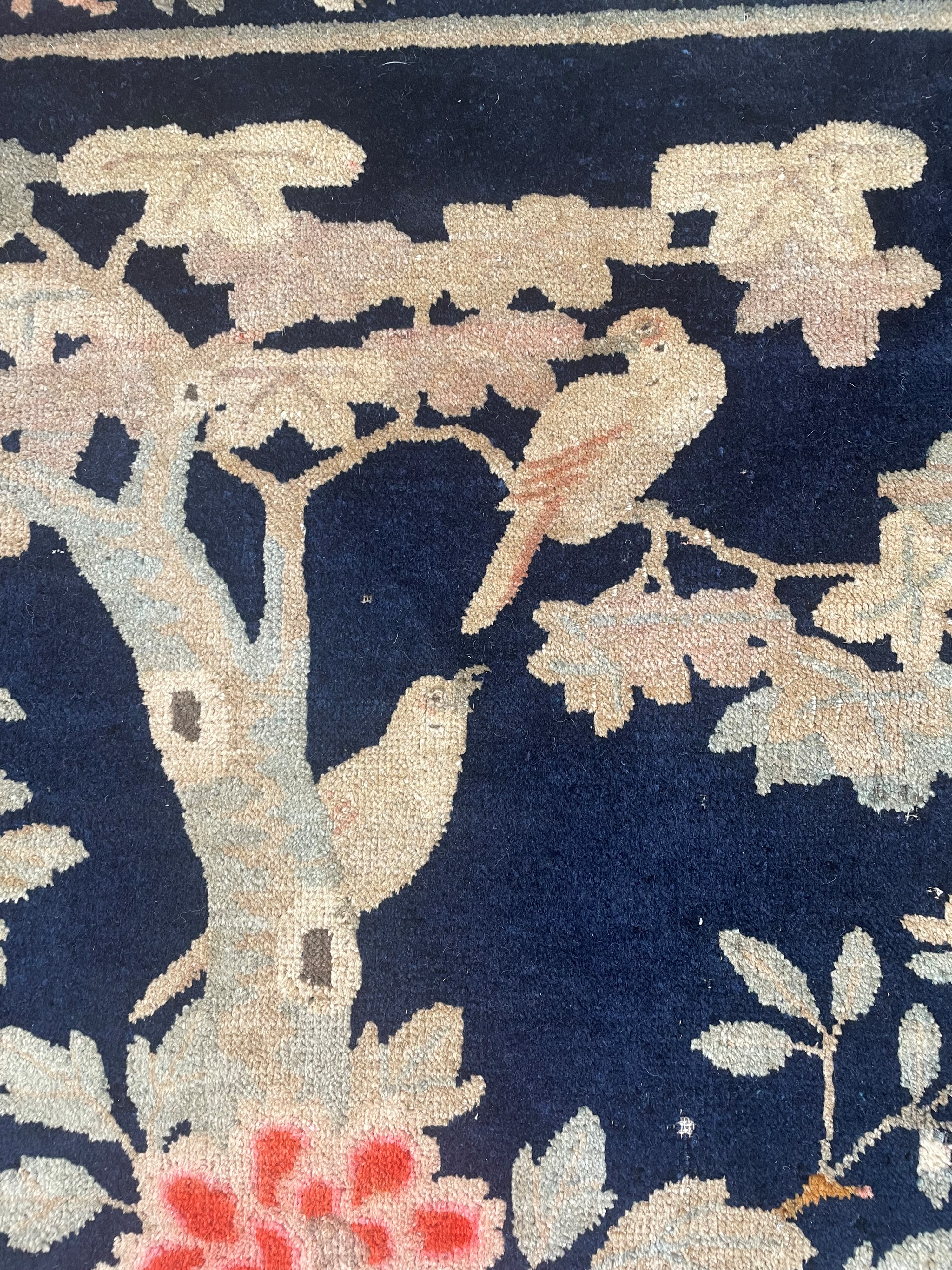 Tappeto in stile Pekino, Cina (inizi XX secolo), circa 230 x 156 cm