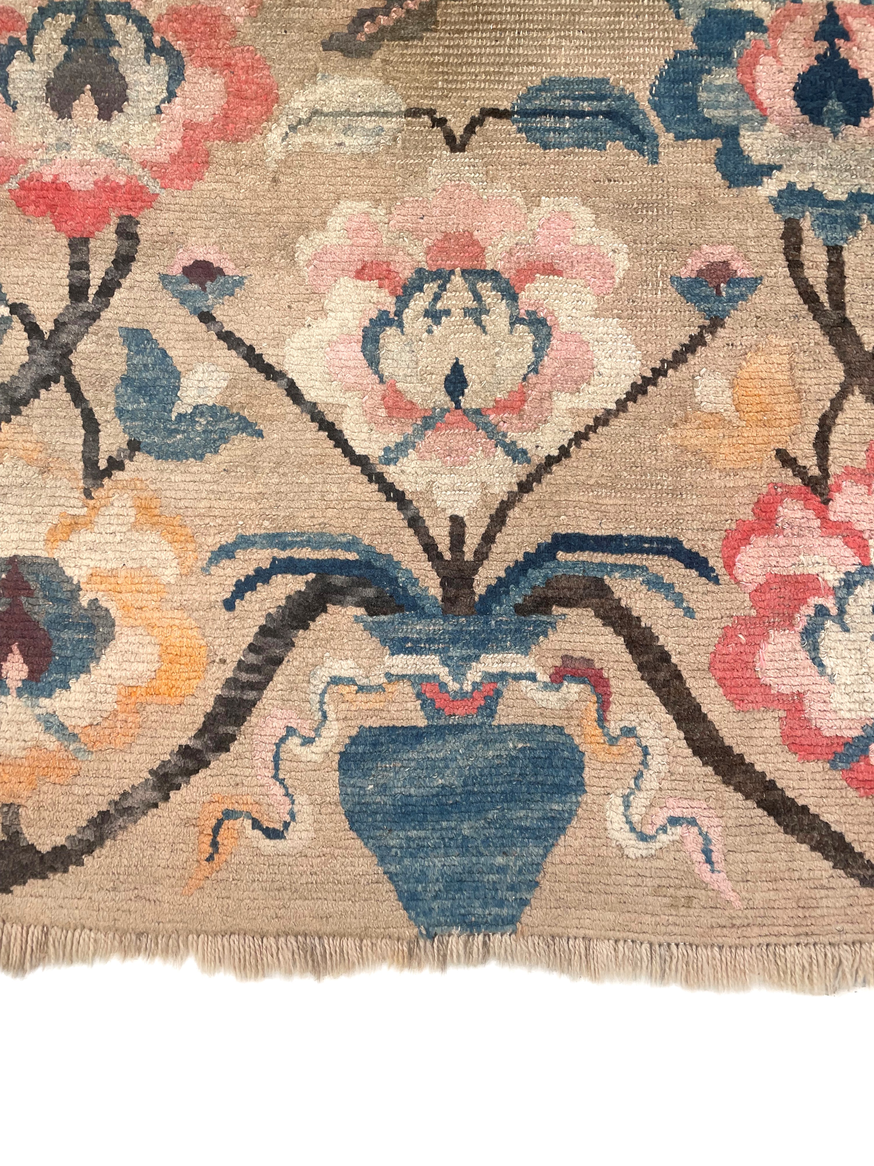 Tappeto tibetano, inizi XX secolo, dimensioni ca. 193x102 cm