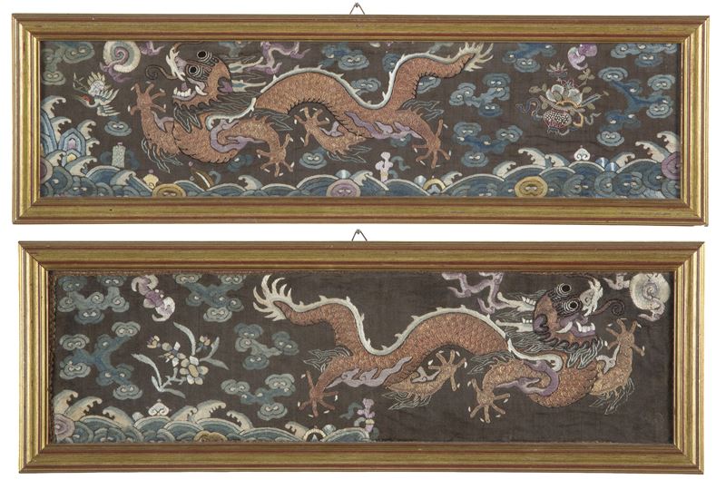Coppia di frammenti di Long Pao (veste del drago), Cina, Dinastia Qing