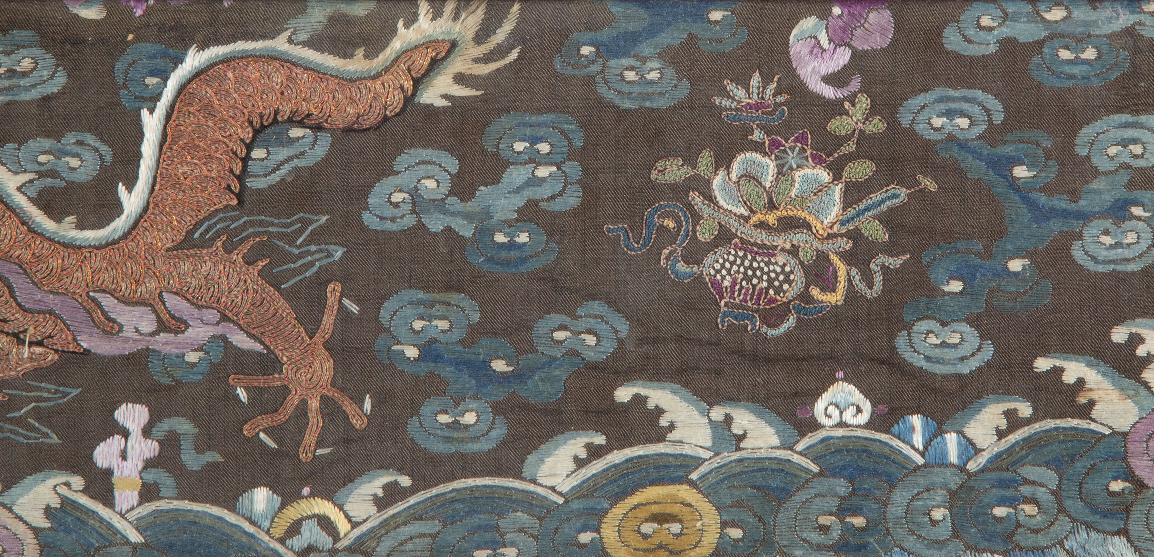 Coppia di frammenti di Long Pao (veste del drago), Cina, Dinastia Qing