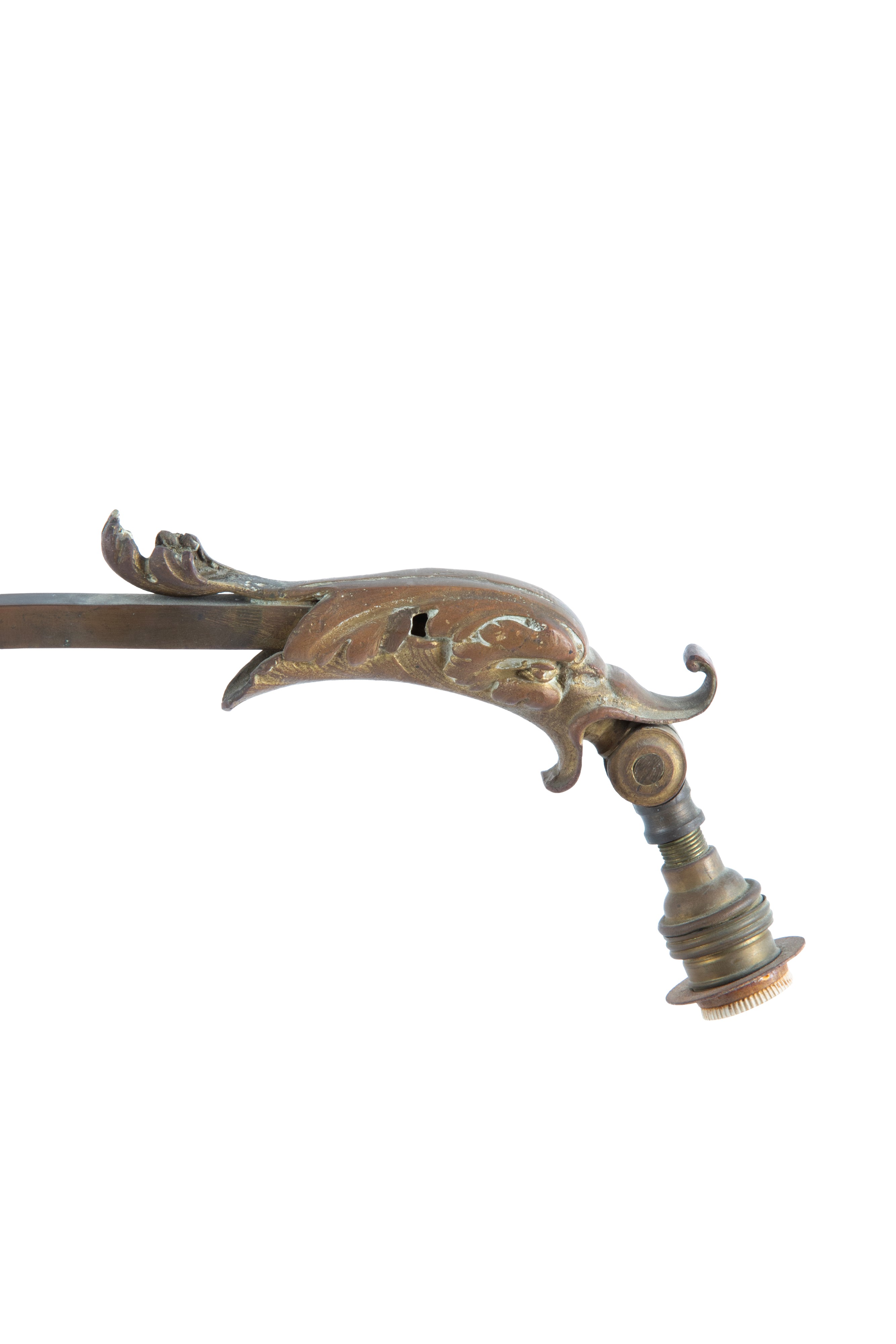 Stile Liberty, Lampada da tavolo in ottone con paralume in stoffa e base in legno laccato