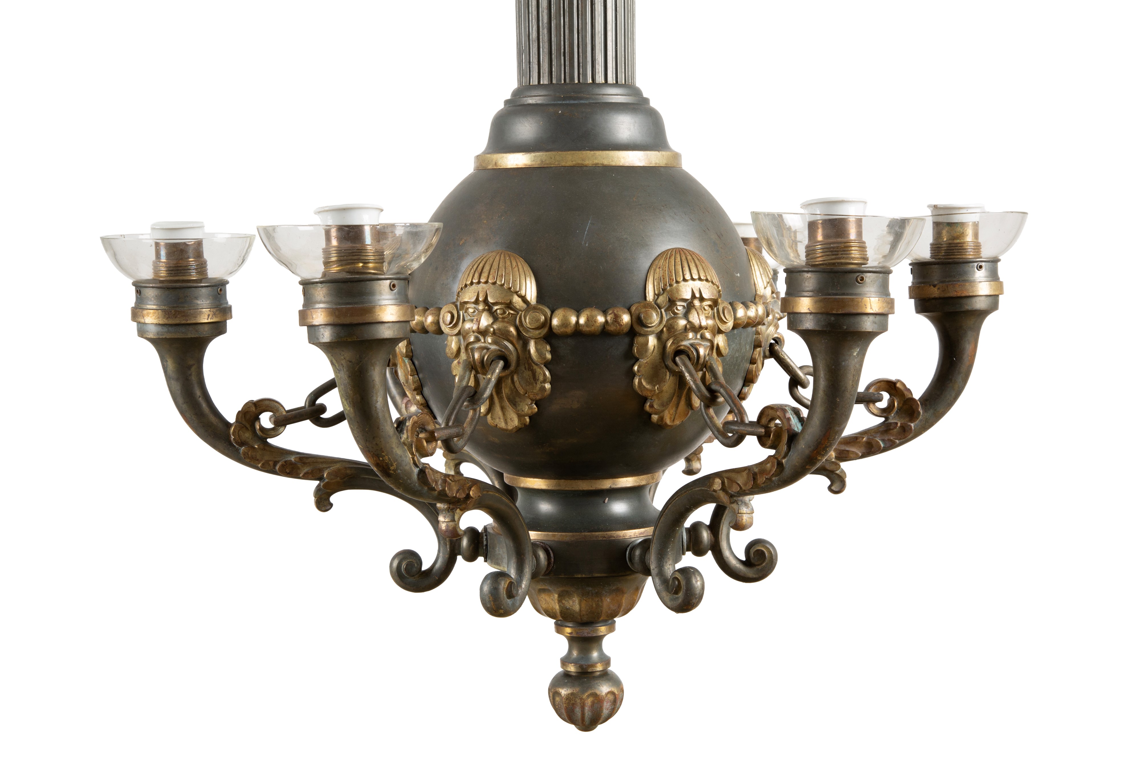 Lampadario a nove luci, bronzo dorato e ottone decorato, fine XIX secolo