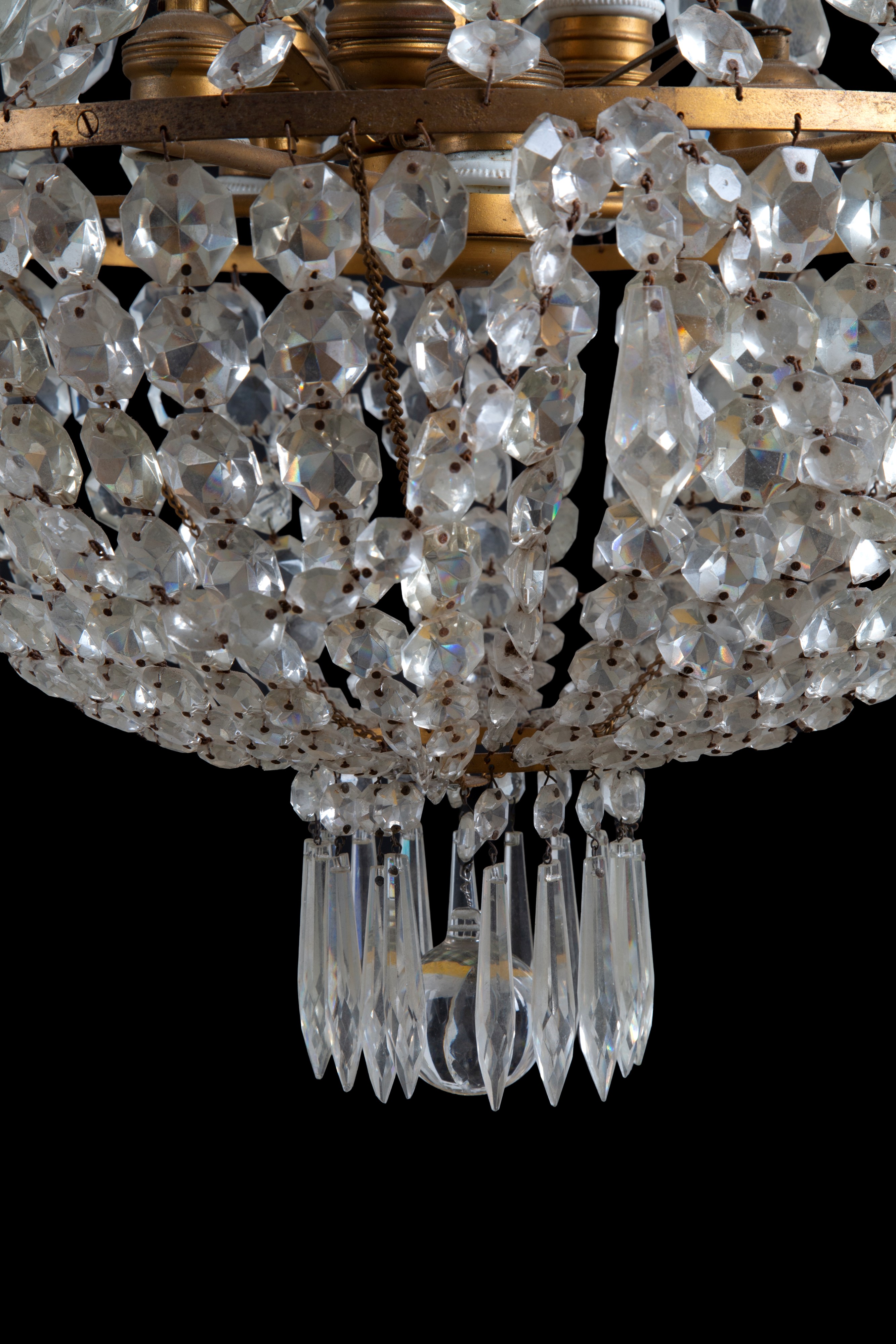 Lampadario a mongolfiera, sette luci, ottone e vetro (XIX secolo)