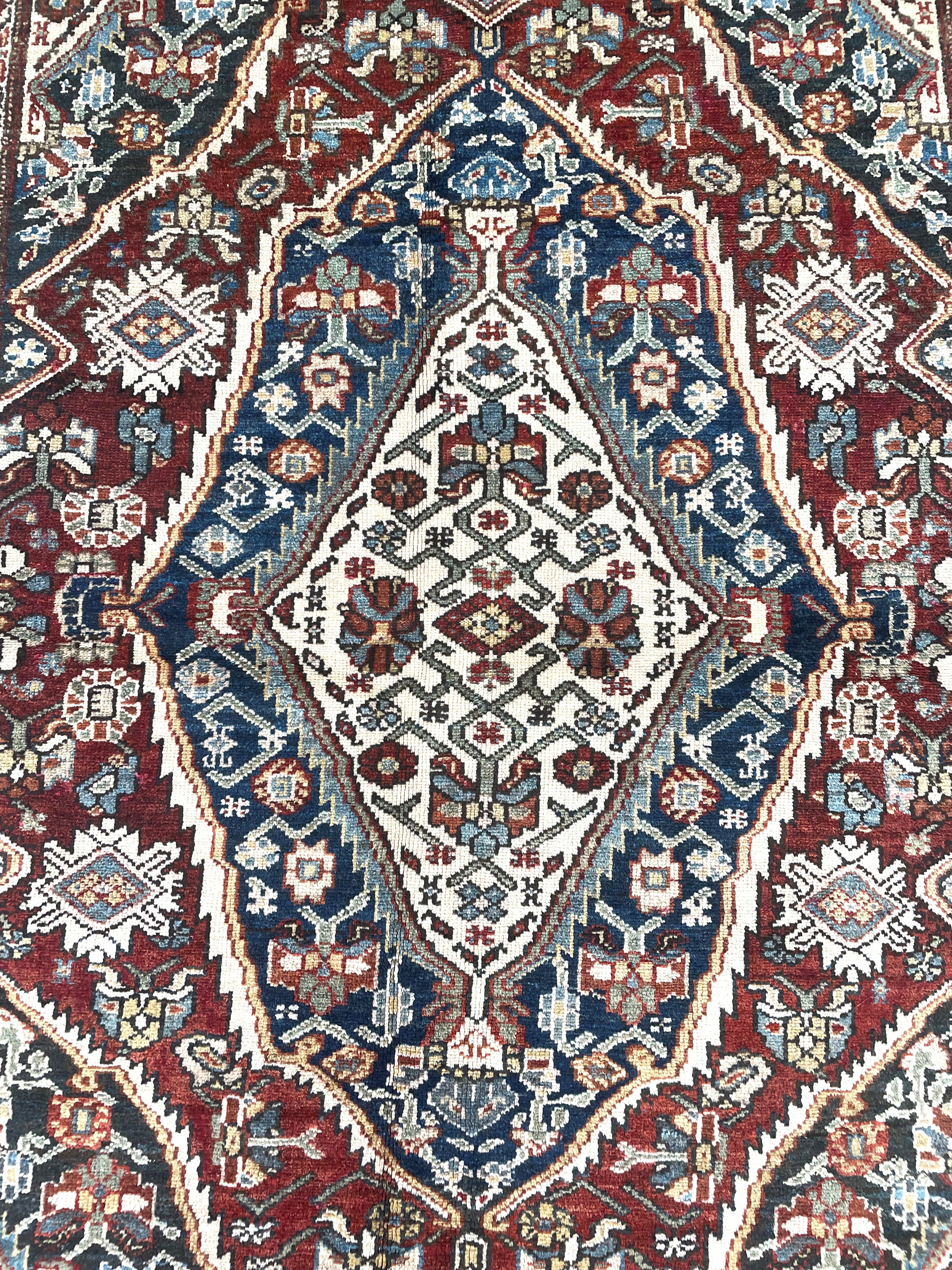 Tappeto Mishan, Persia, circa 1900, dimensioni 223x128 cm circa