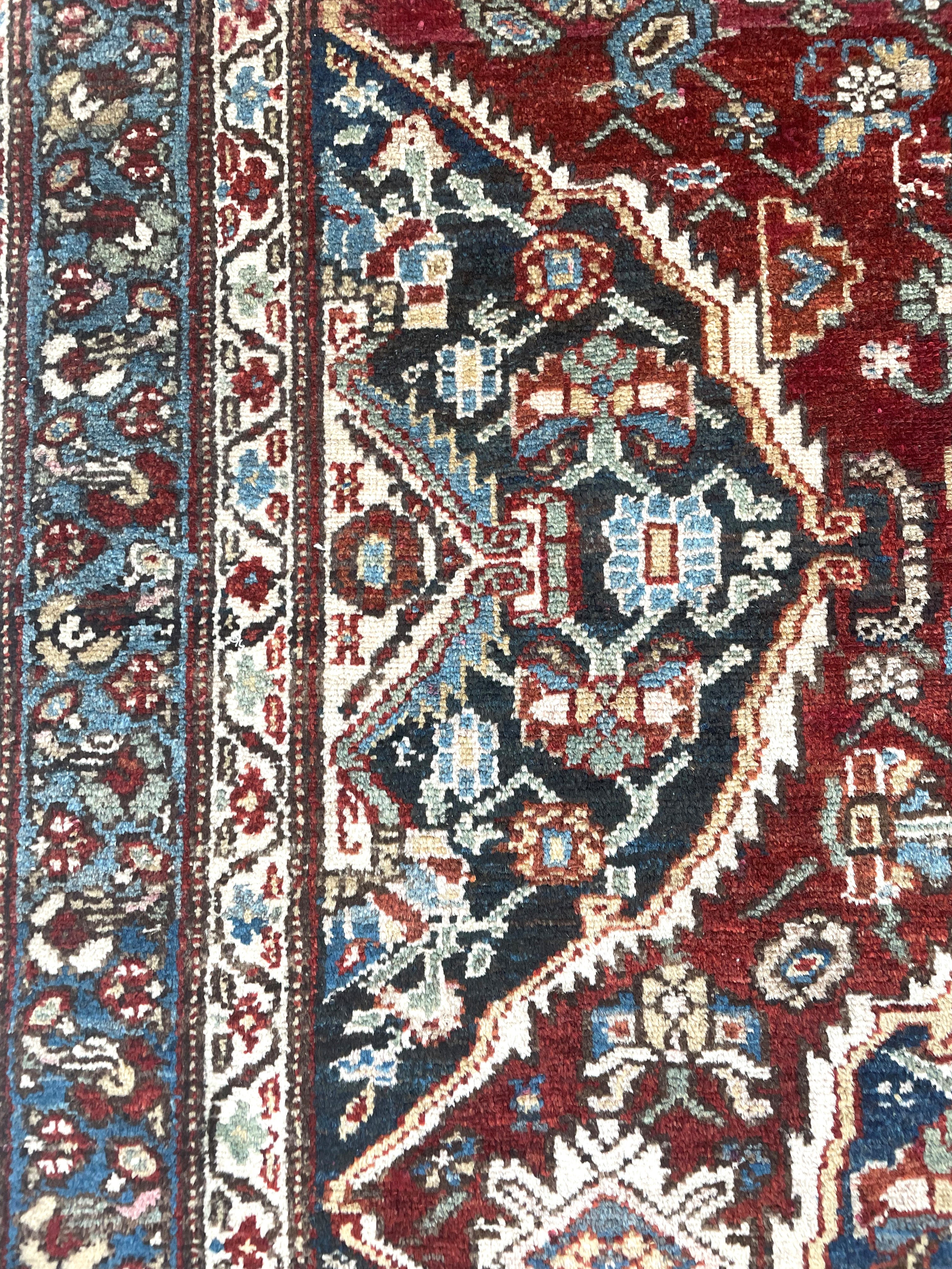 Tappeto Mishan, Persia, circa 1900, dimensioni 223x128 cm circa