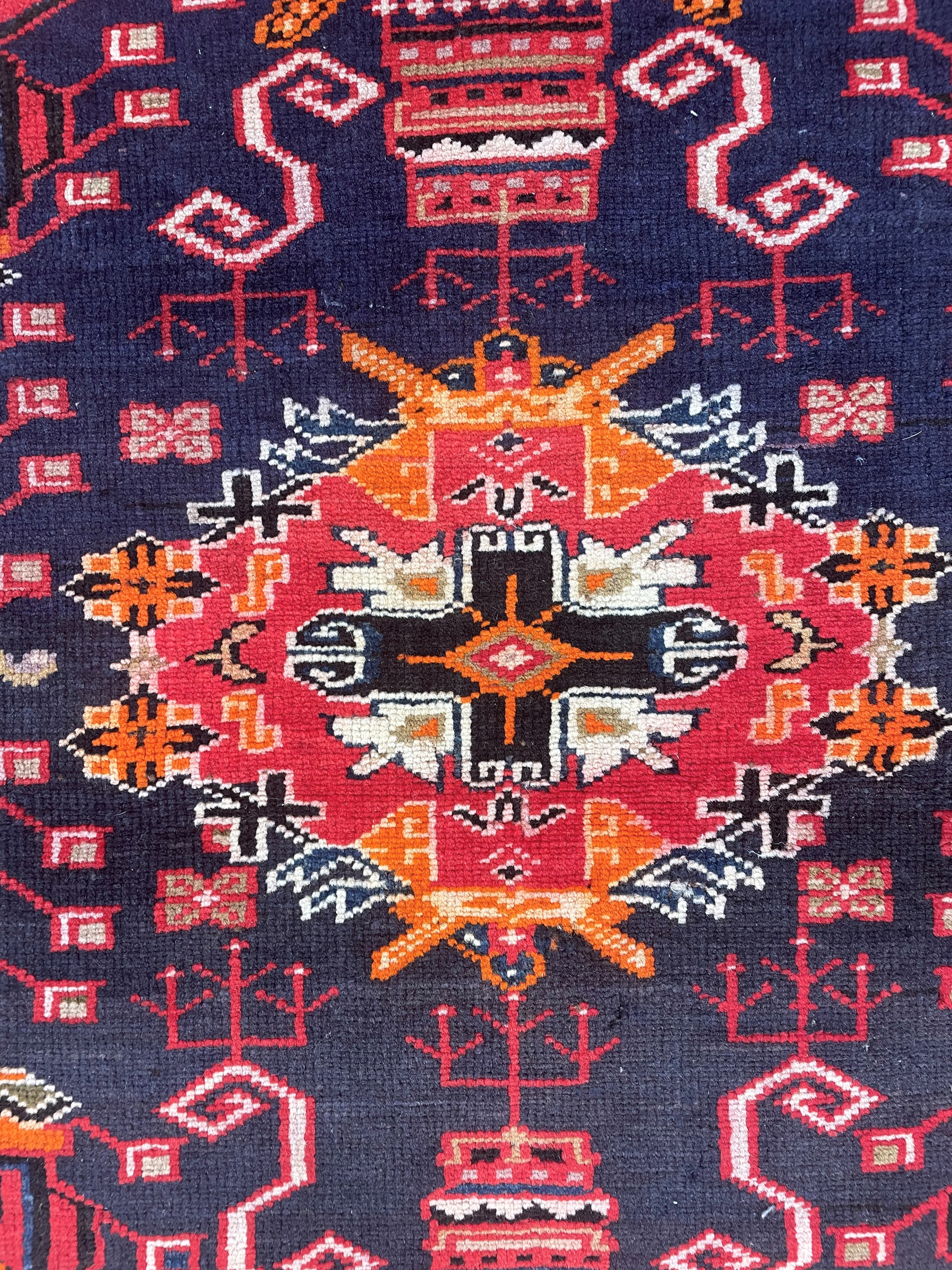 Tappeto in stile Kula (Anatolia occidentale), inizio XX secolo, 150 x 104 cm ca.
