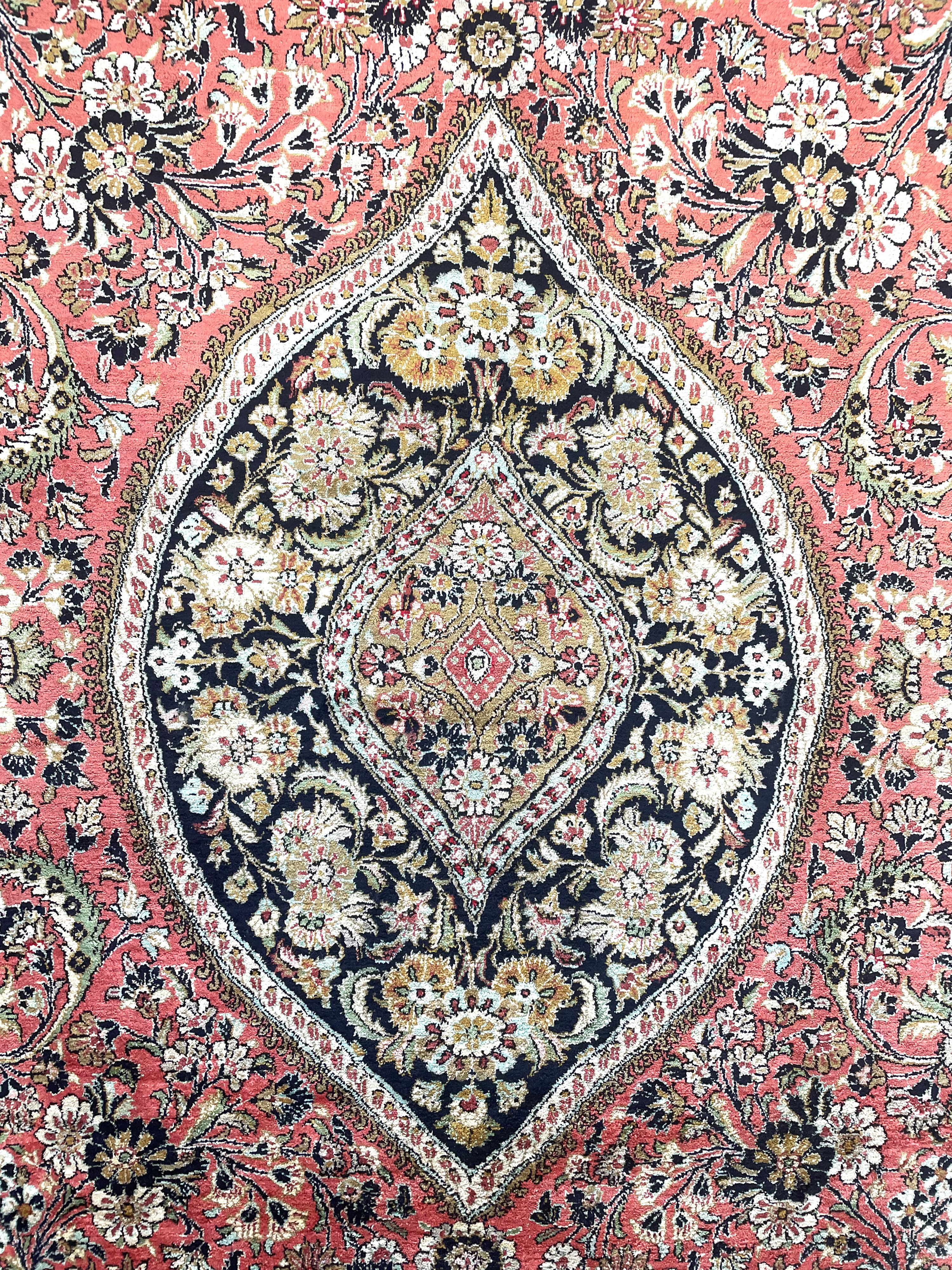 Tappeto Qum in seta, Persia, metà XX secolo