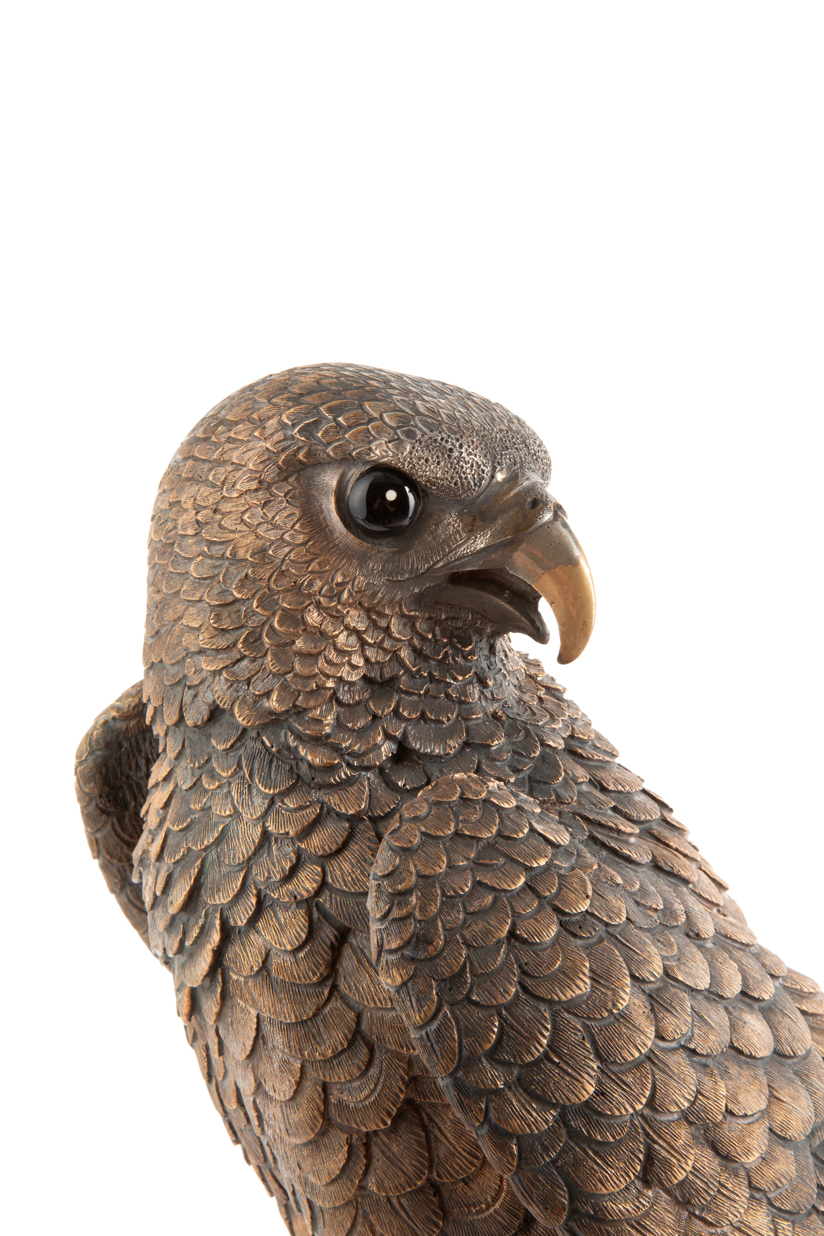 Scultura “Falco su guanto da falconiere”, bronzo cesellato, XX secolo