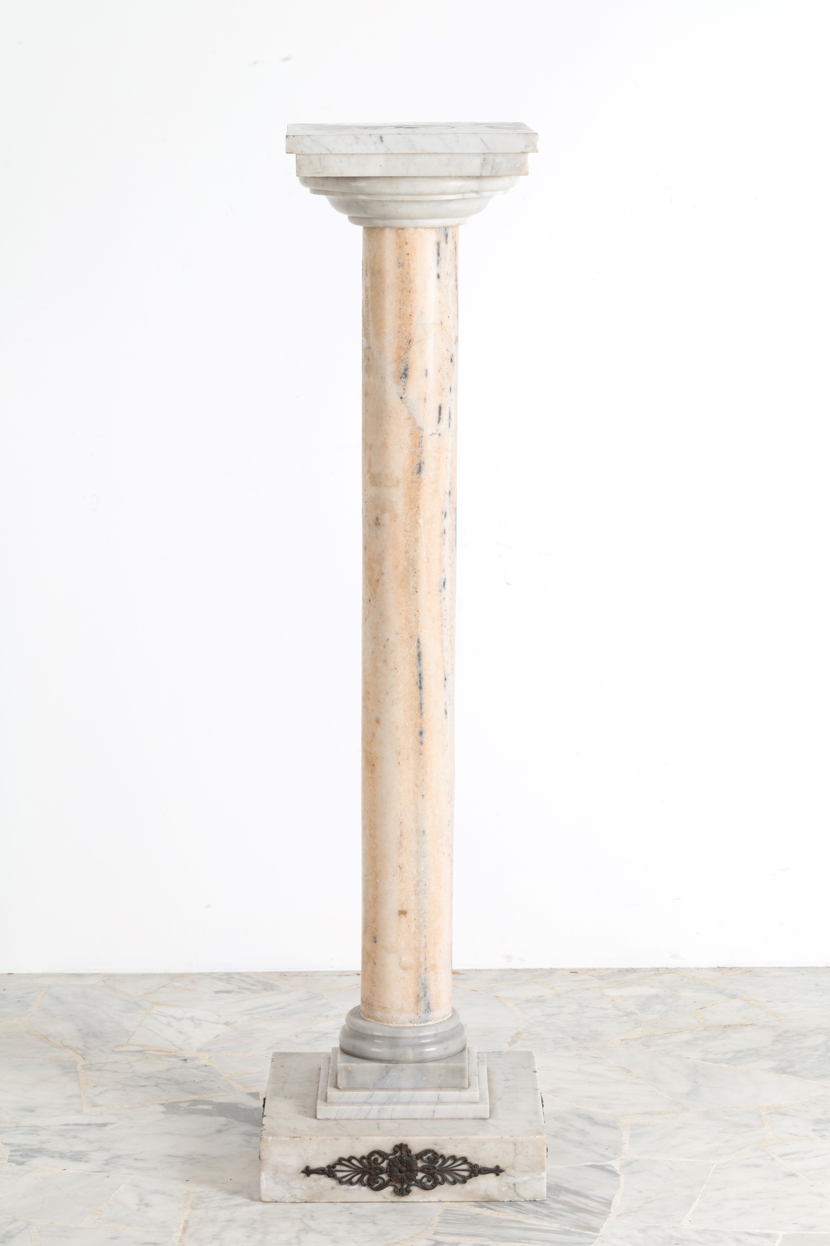 Colonna in marmo, XIX secolo